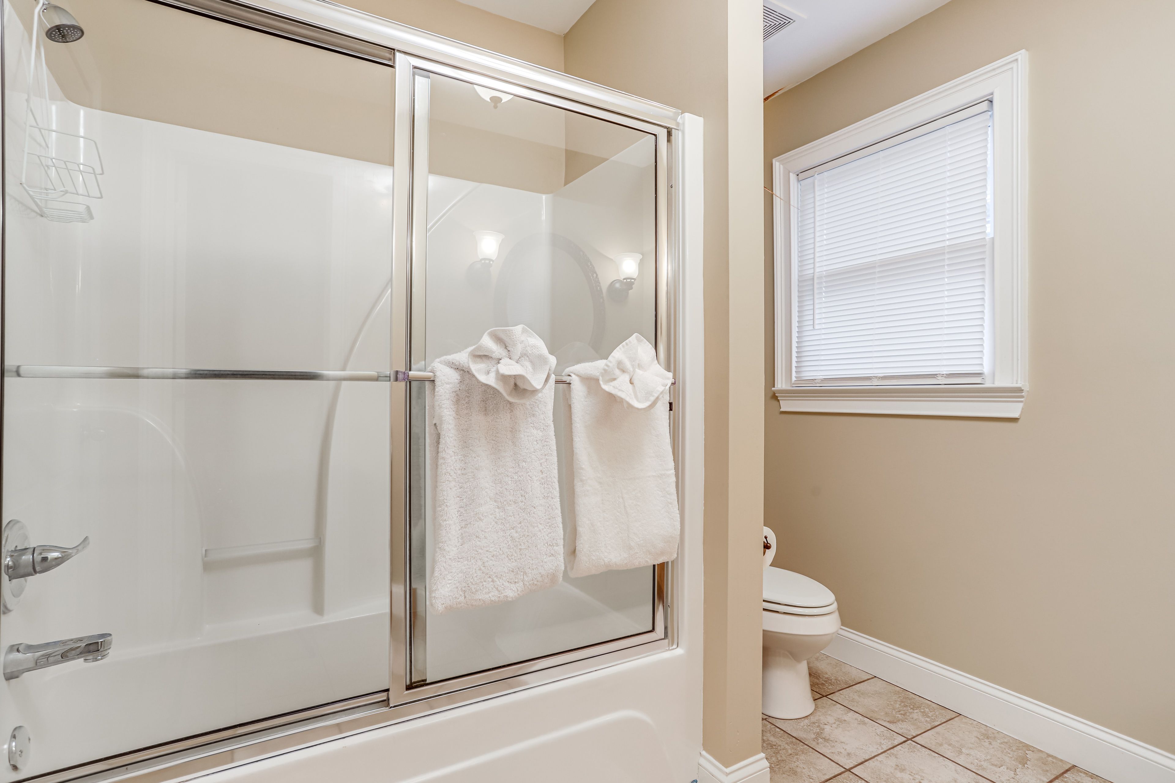 En-Suite Bathroom | Towels Provided