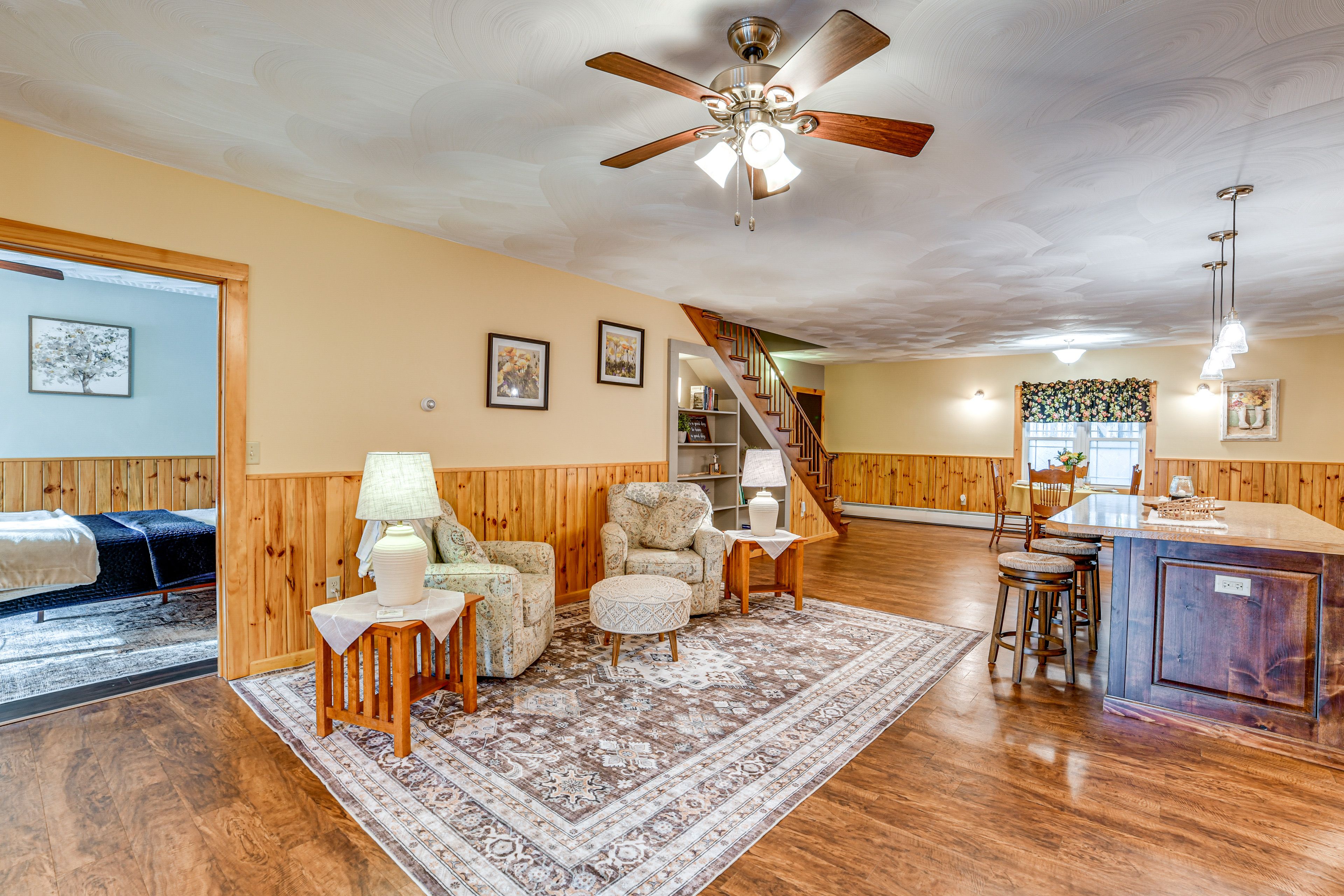 Living Area | Smart TV | 1st Floor