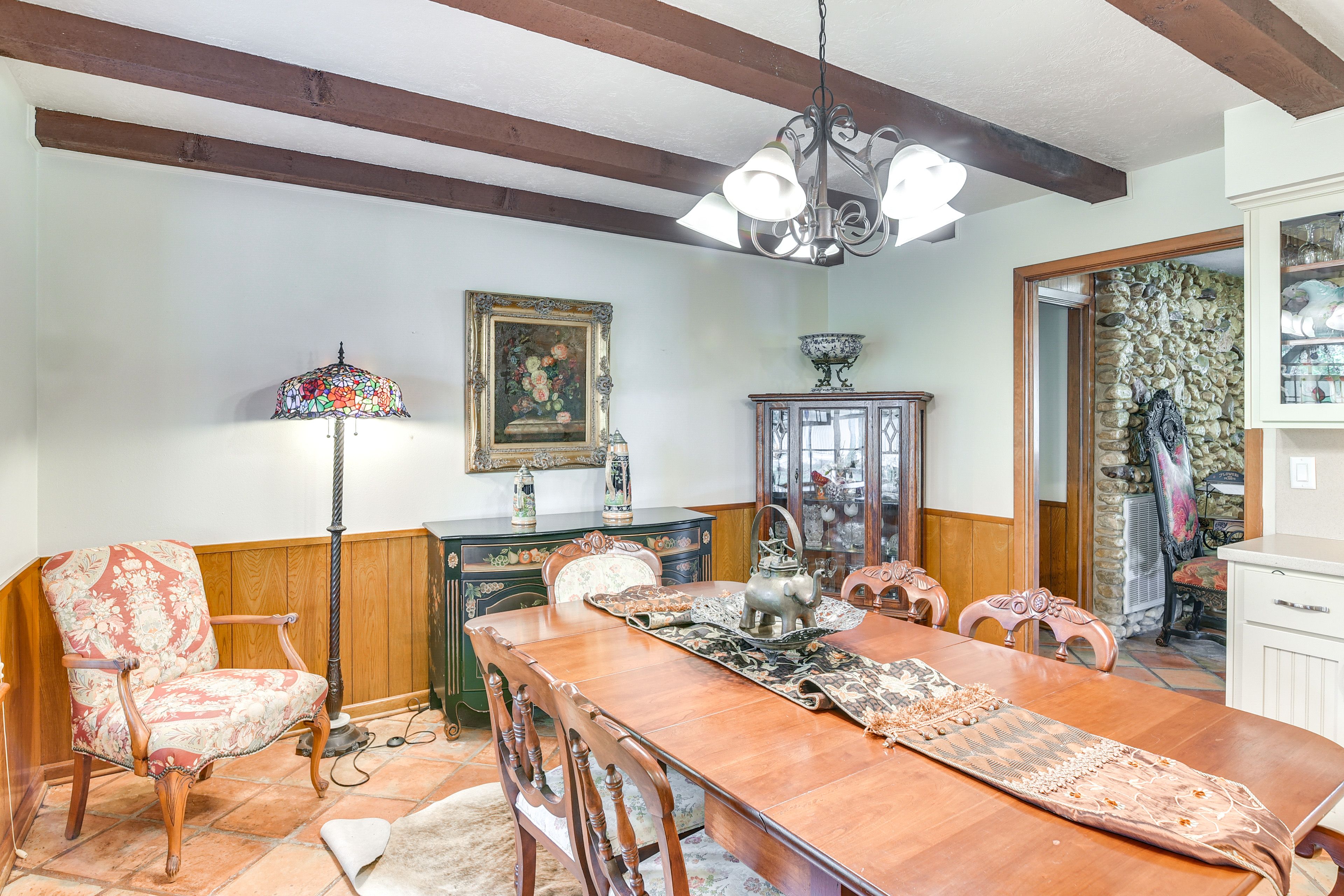 Dining Area | Dishware/Flatware