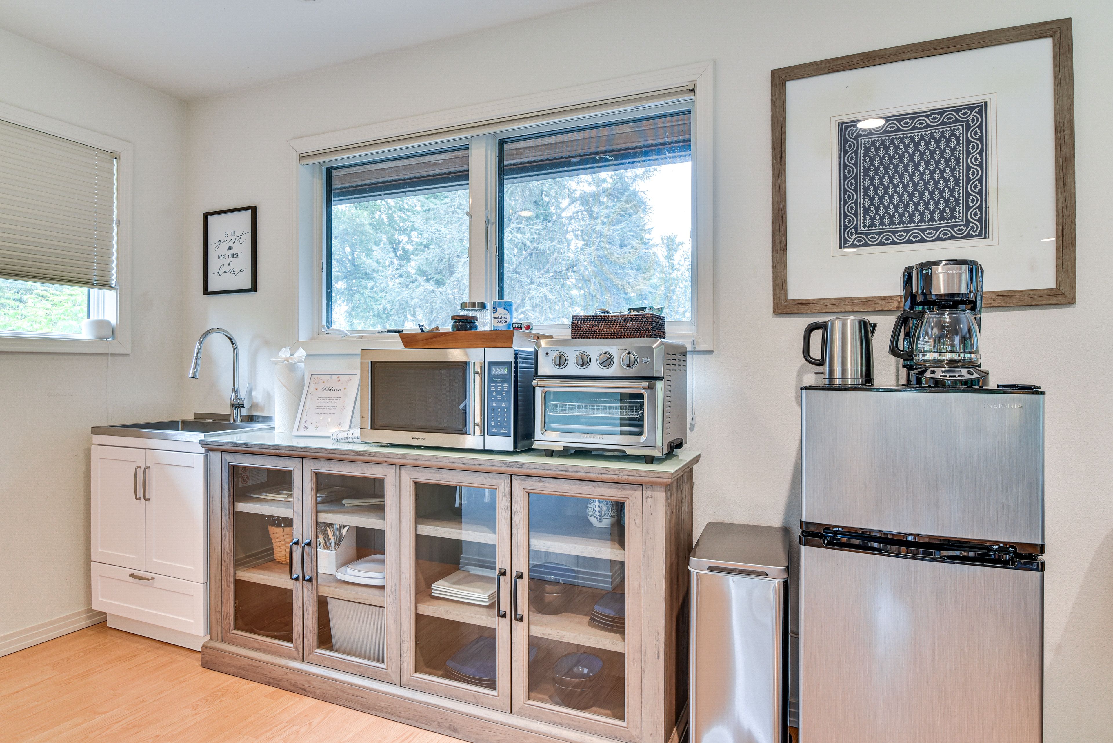 Kitchenette | Hot Plate | Mini Fridge | Microwave | Drip Coffee Maker