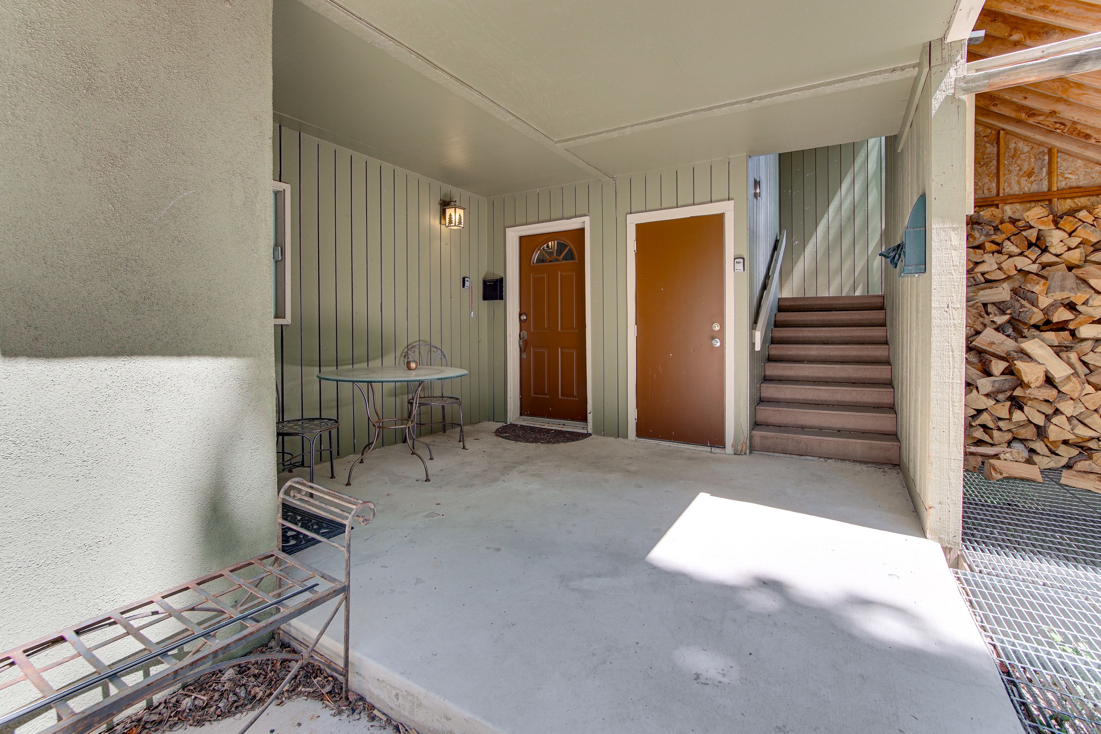 Patio Space | Outdoor Dining Area
