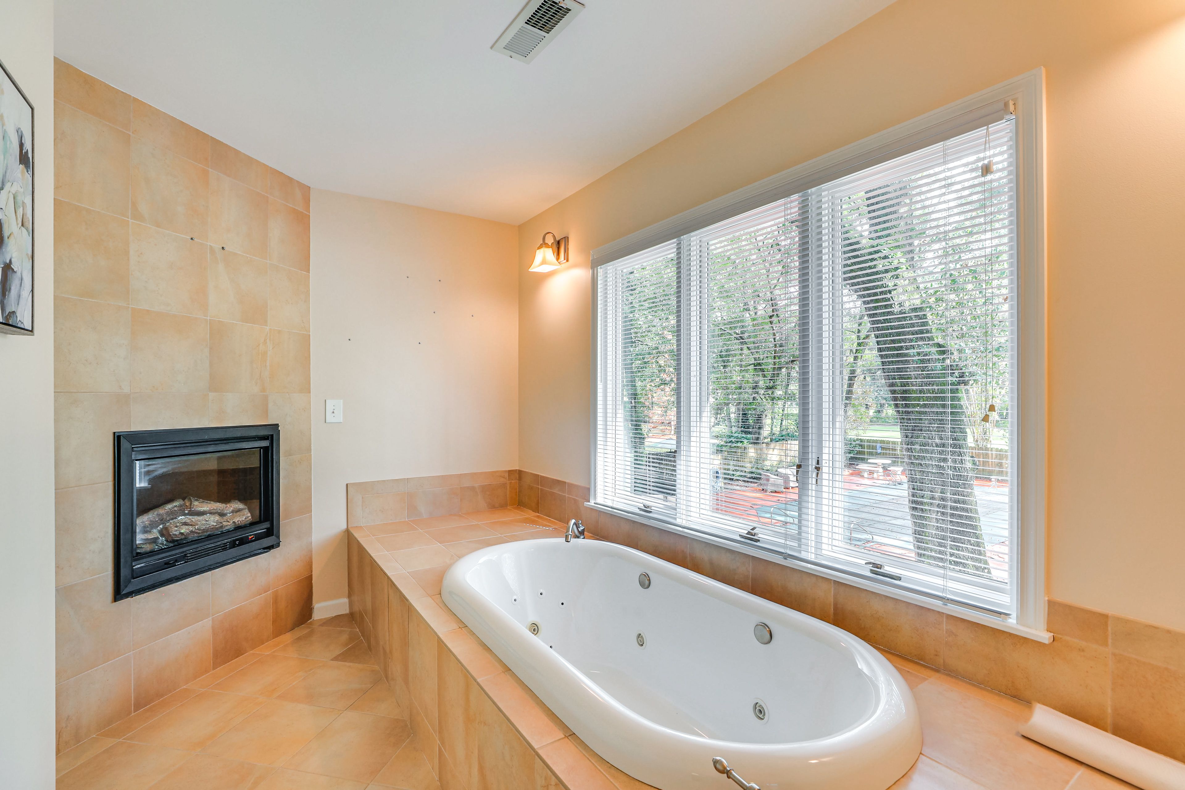 En-Suite Bathroom | 2nd Floor | Jetted Tub | Fireplace