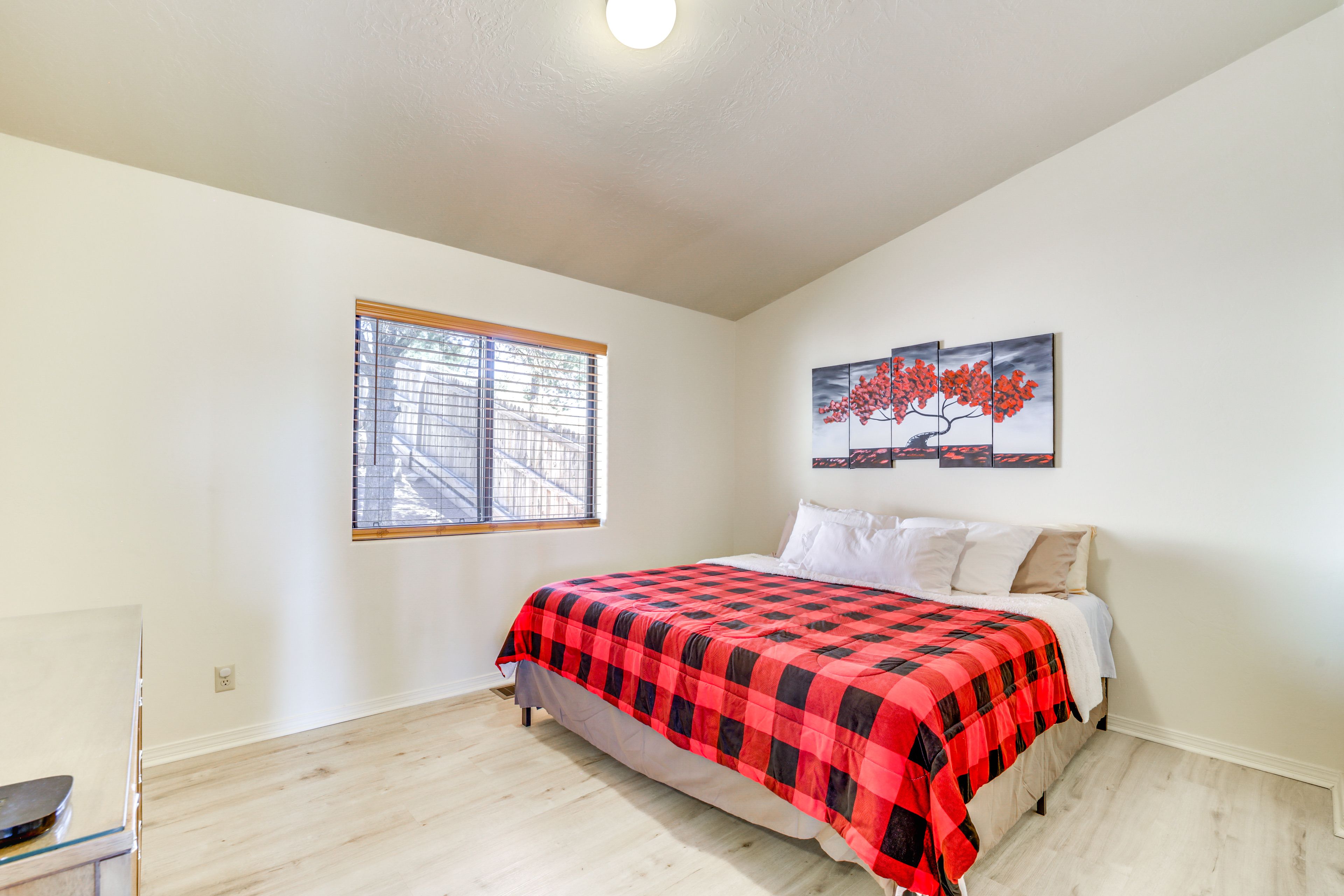 Bedroom 2 | King Bed | Linens Provided