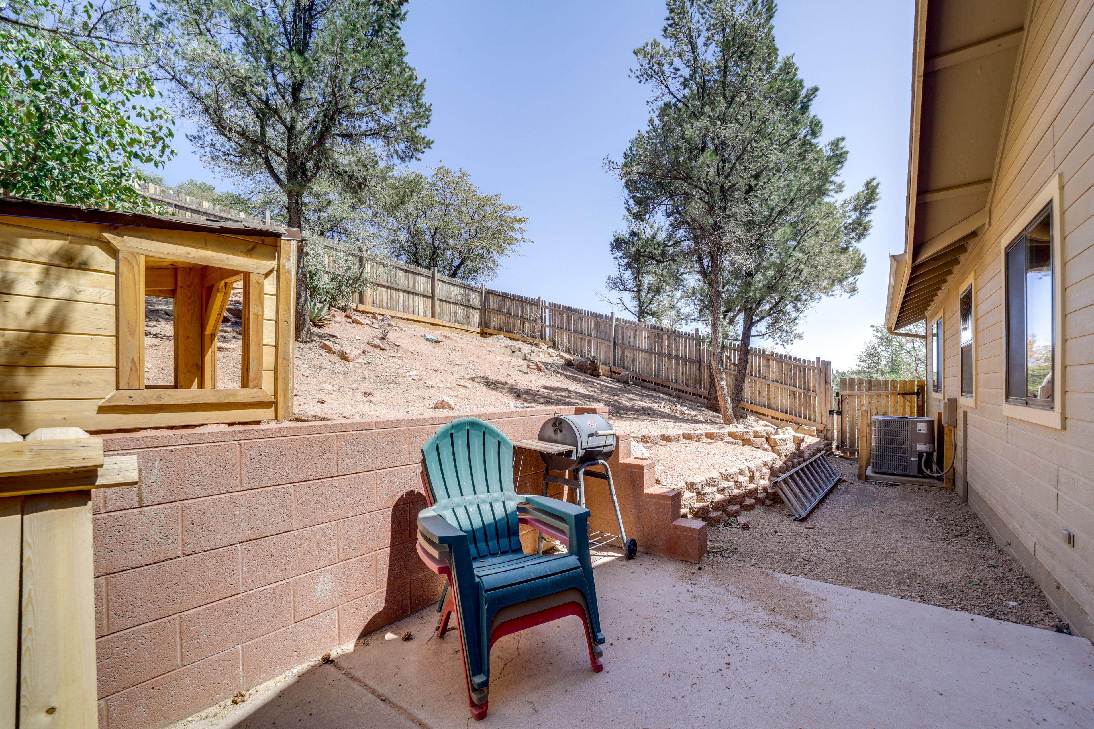 Private Backyard Area | BBQ Grill