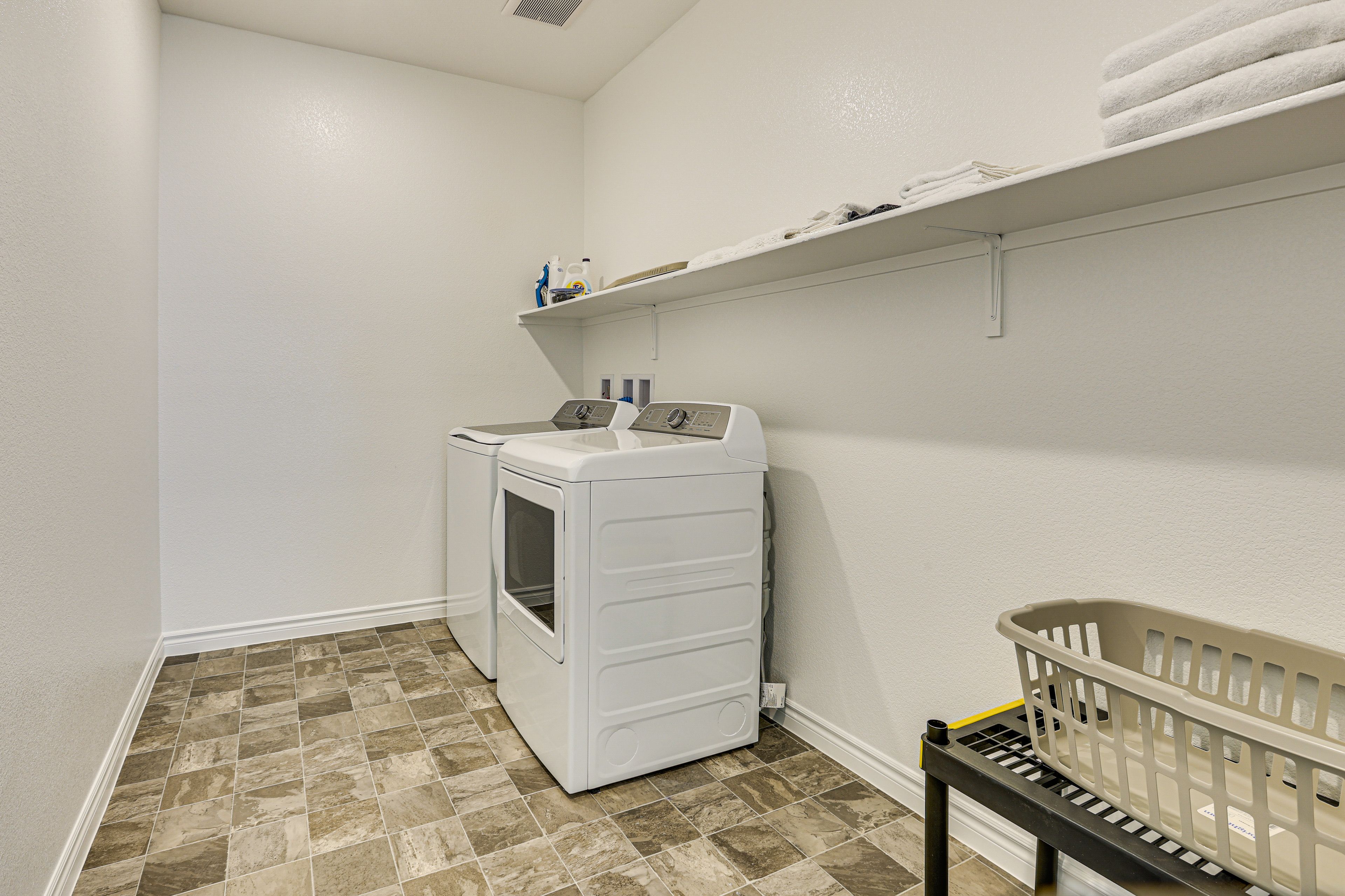 Washer/Dryer | Detergent Provided