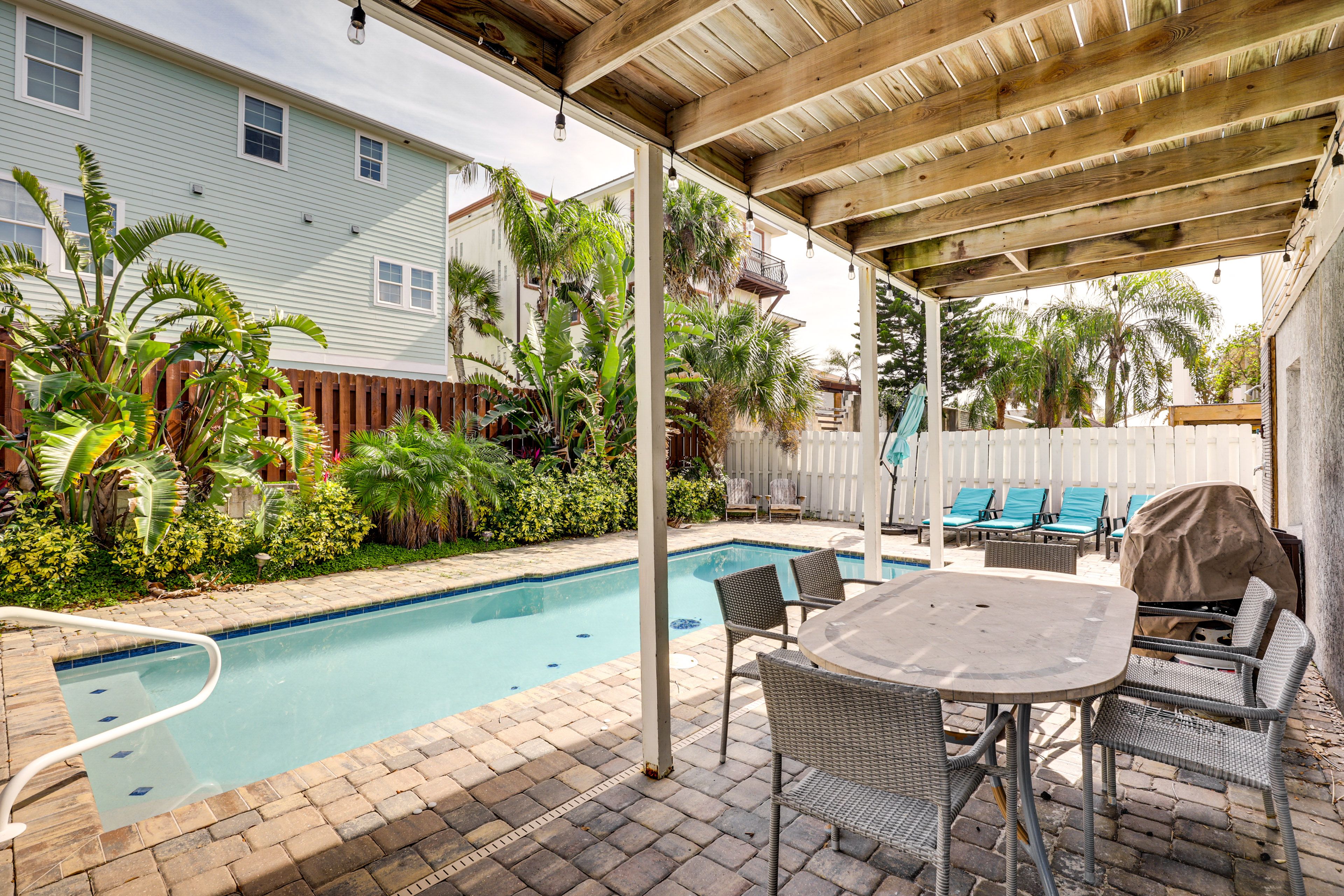 Outdoor Dining Table