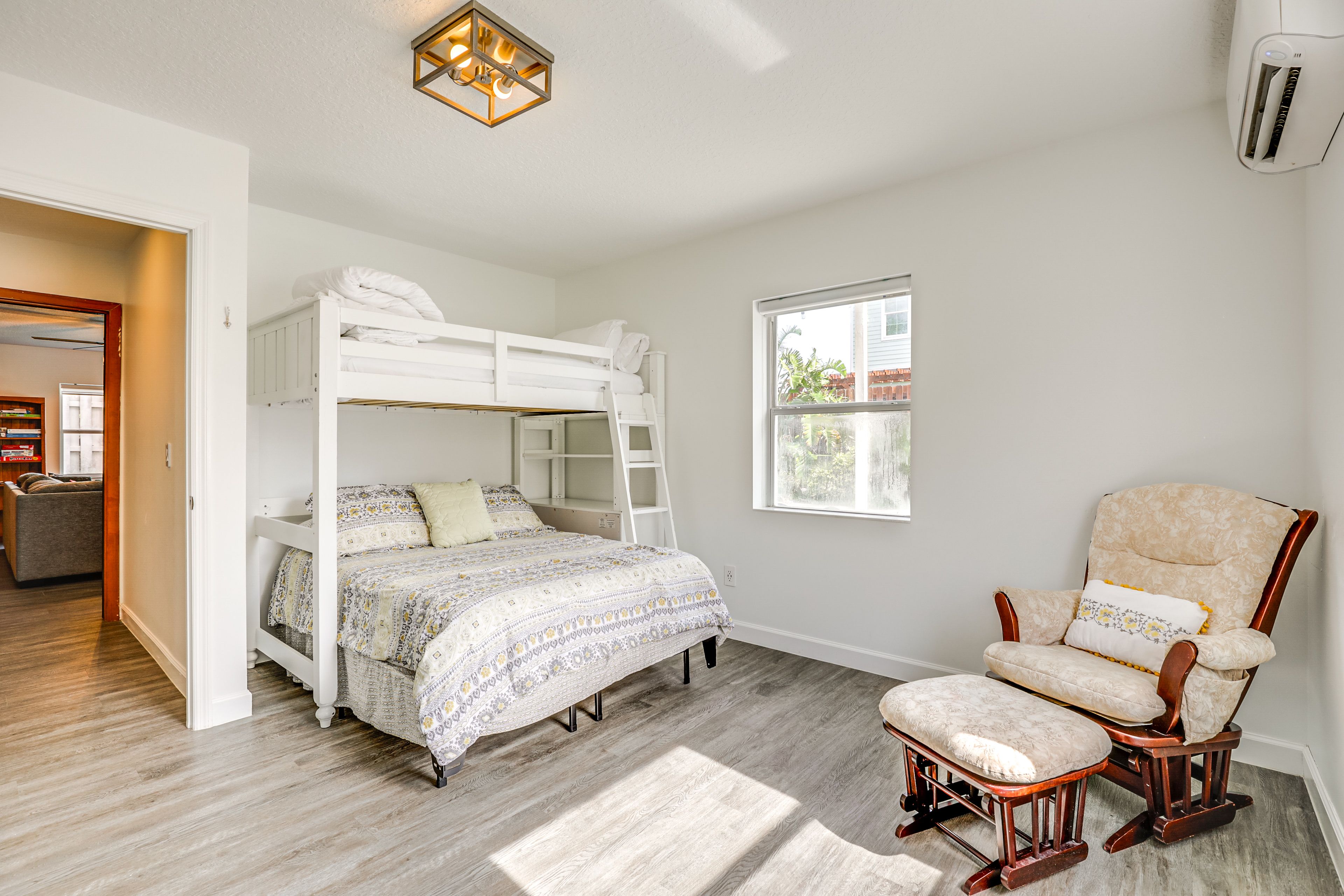 Bedroom 5 | 1st Floor | Twin/Full Bunk Bed | Smart TV