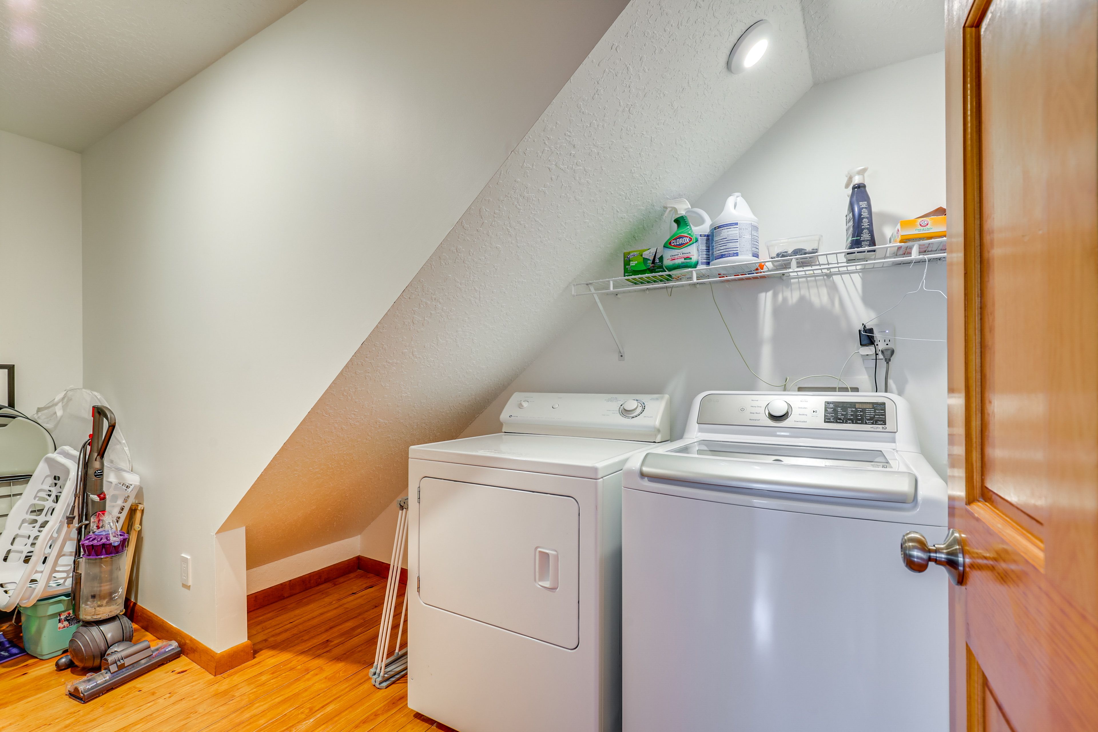 Laundry Room | Washer/Dryer | Detergent Provided