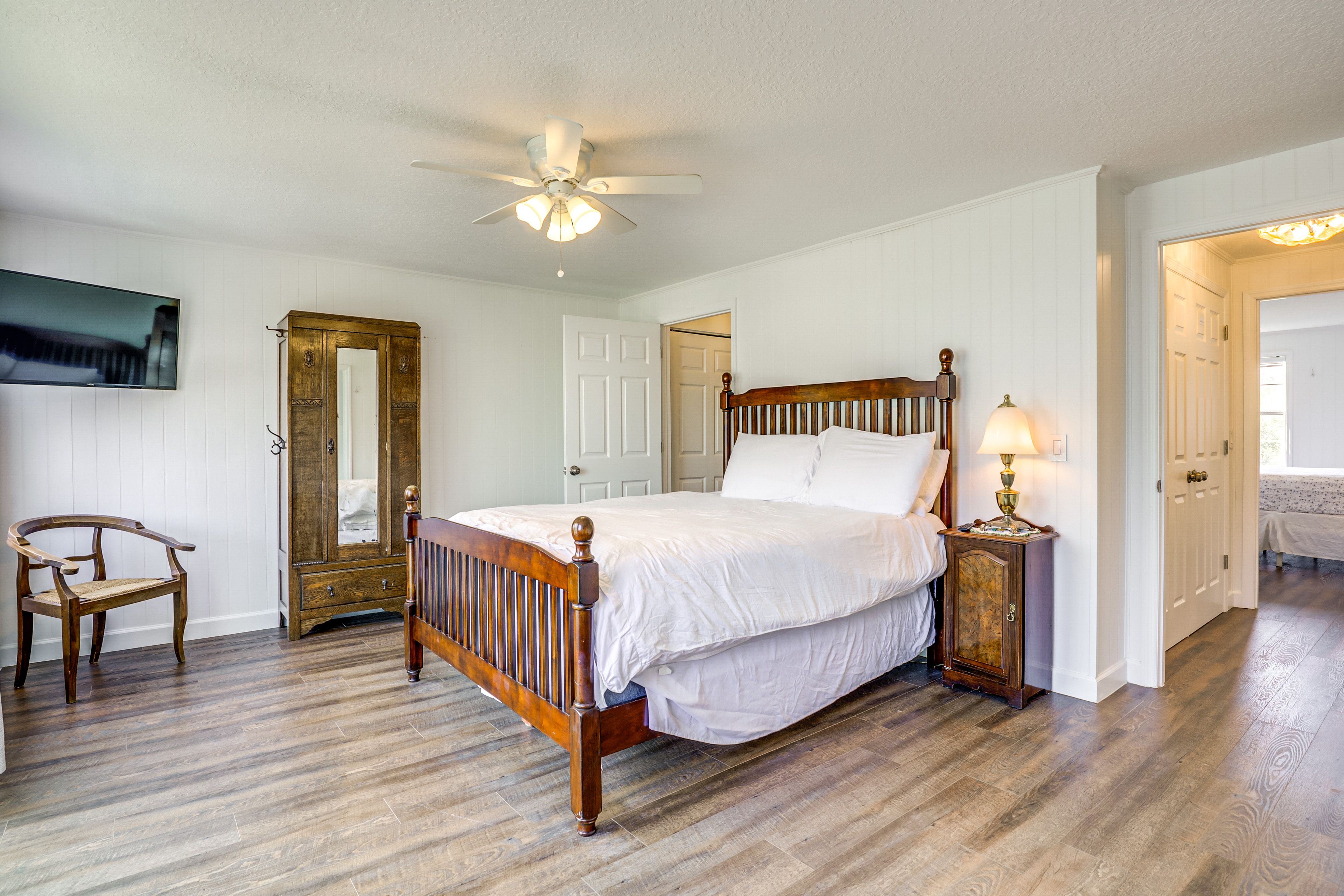 Bedroom 1 | 3rd Floor | Queen Bed