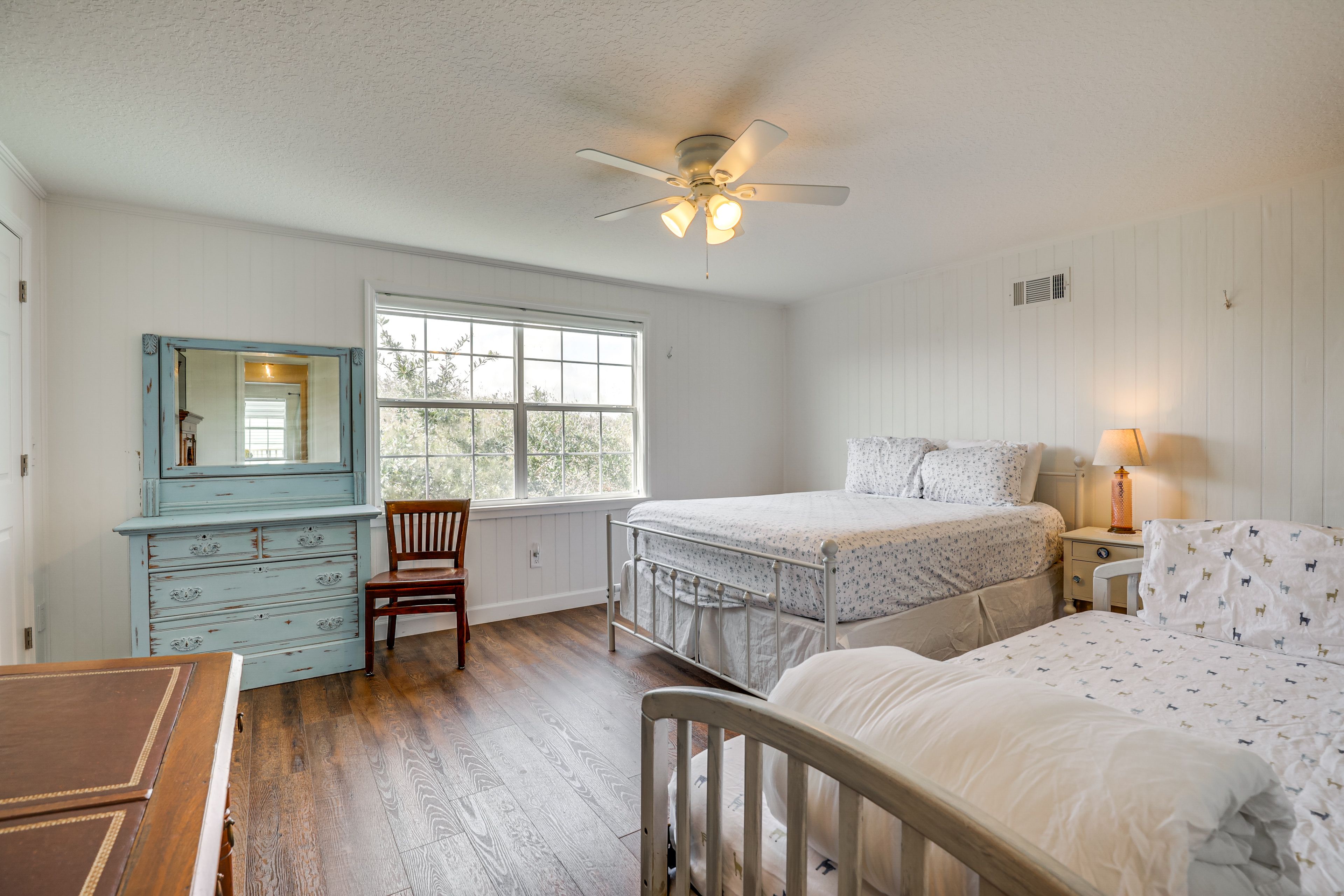 Bedroom 2 | 3rd Floor | Queen Bed | Twin Daybed w/ Twin Trundle