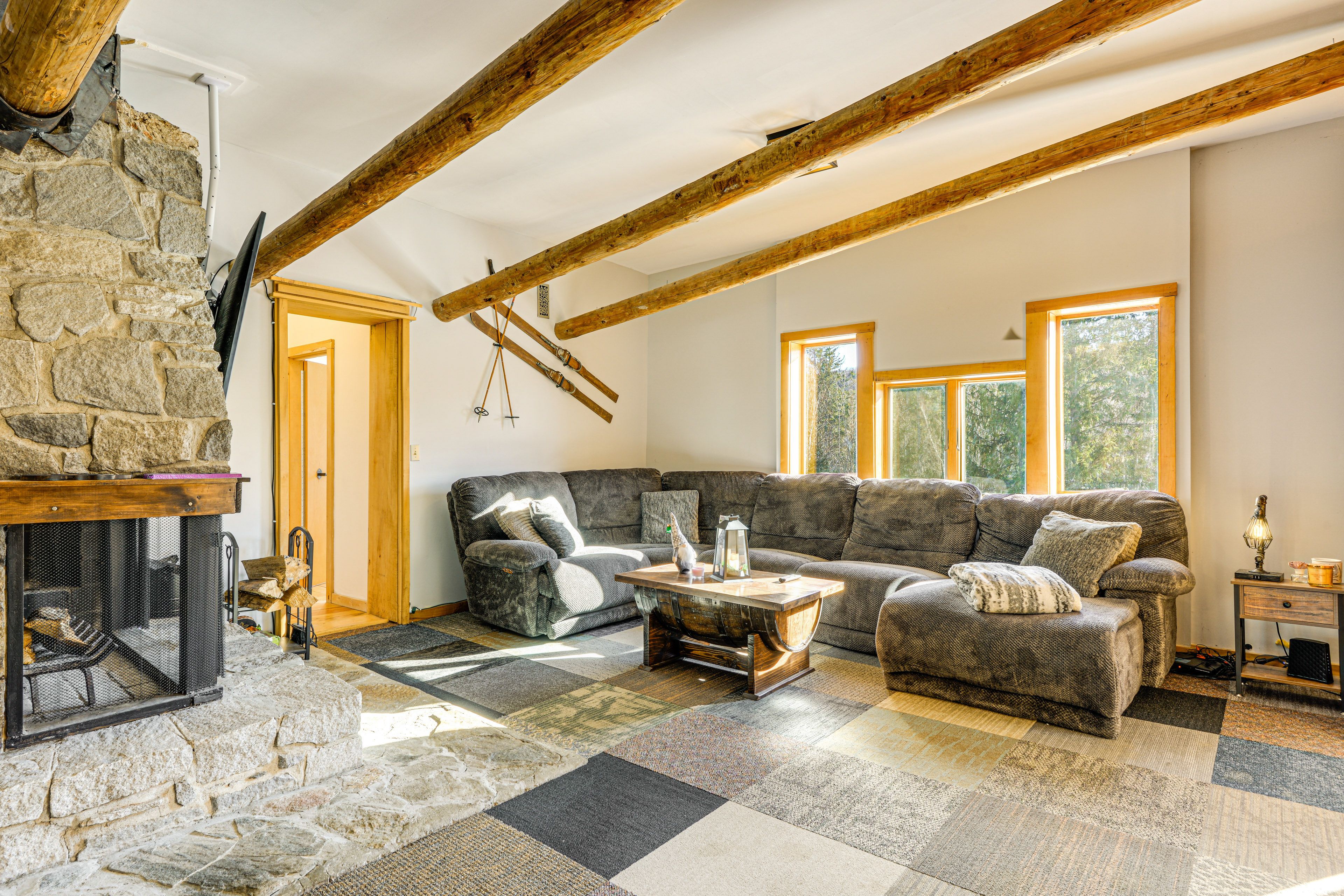 Main Living Area | Wood-Burning Fireplace | Board Games