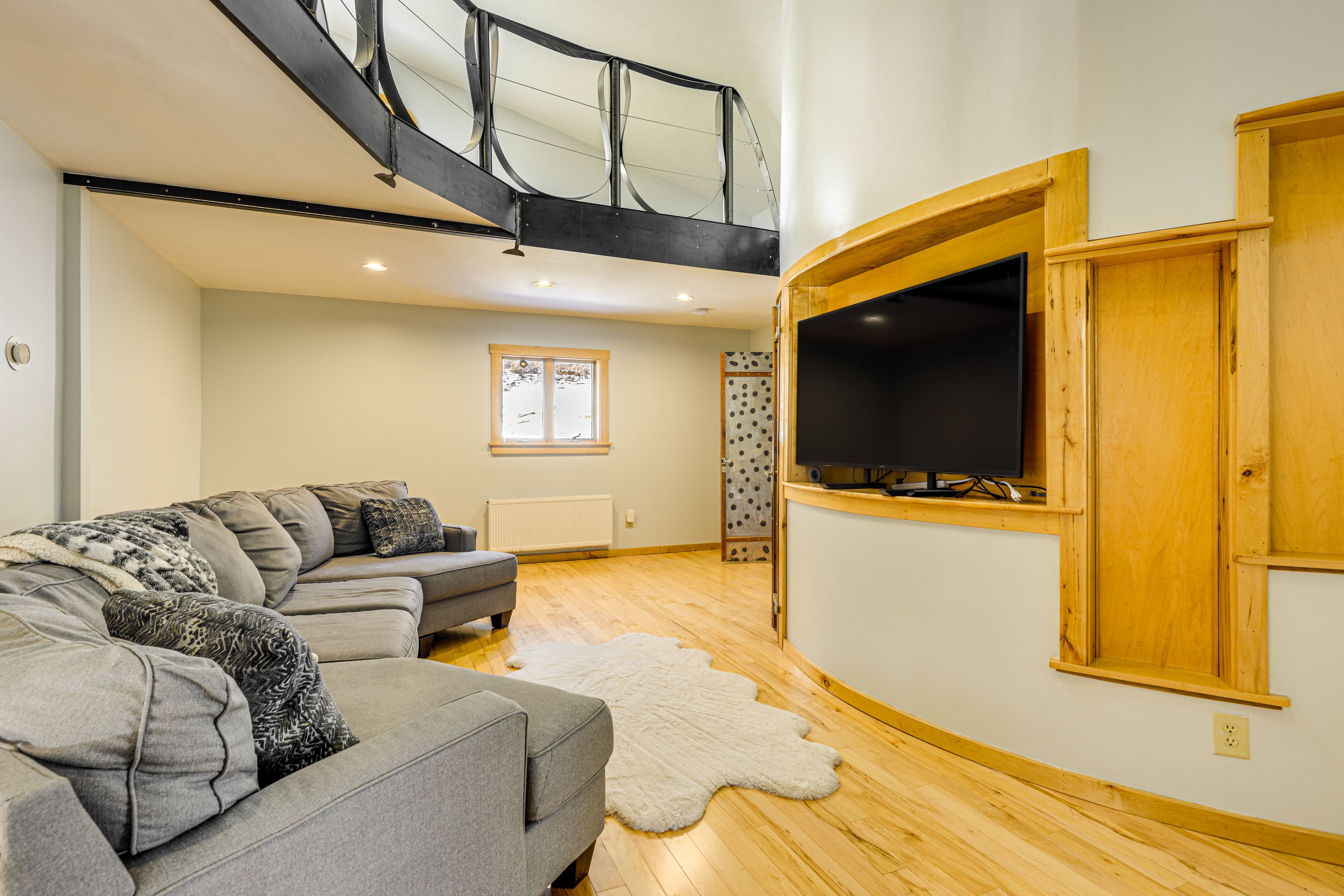 Upper Living Area | Smart TV w/ Cable | 2nd Floor