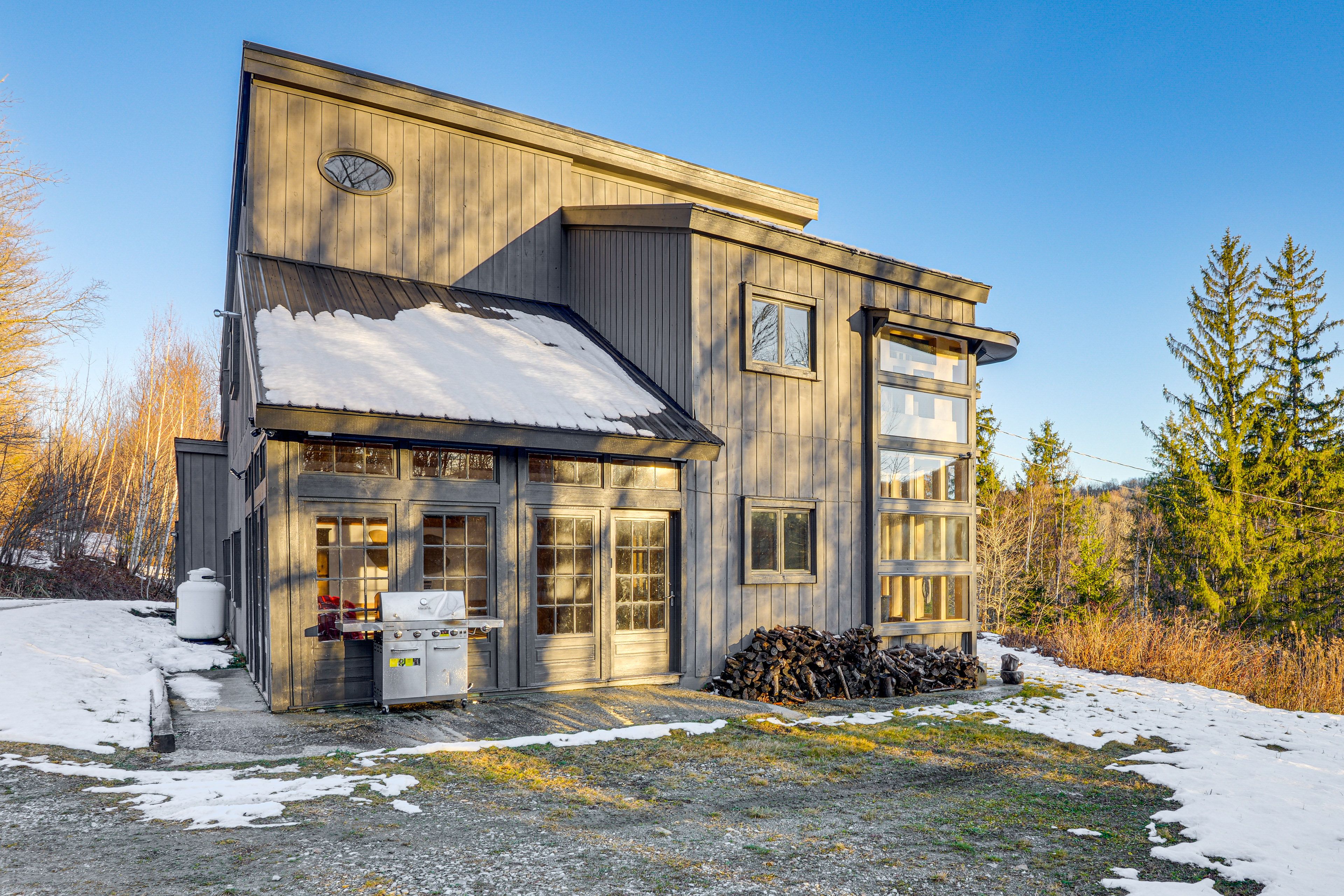 House Exterior | Gas Grill