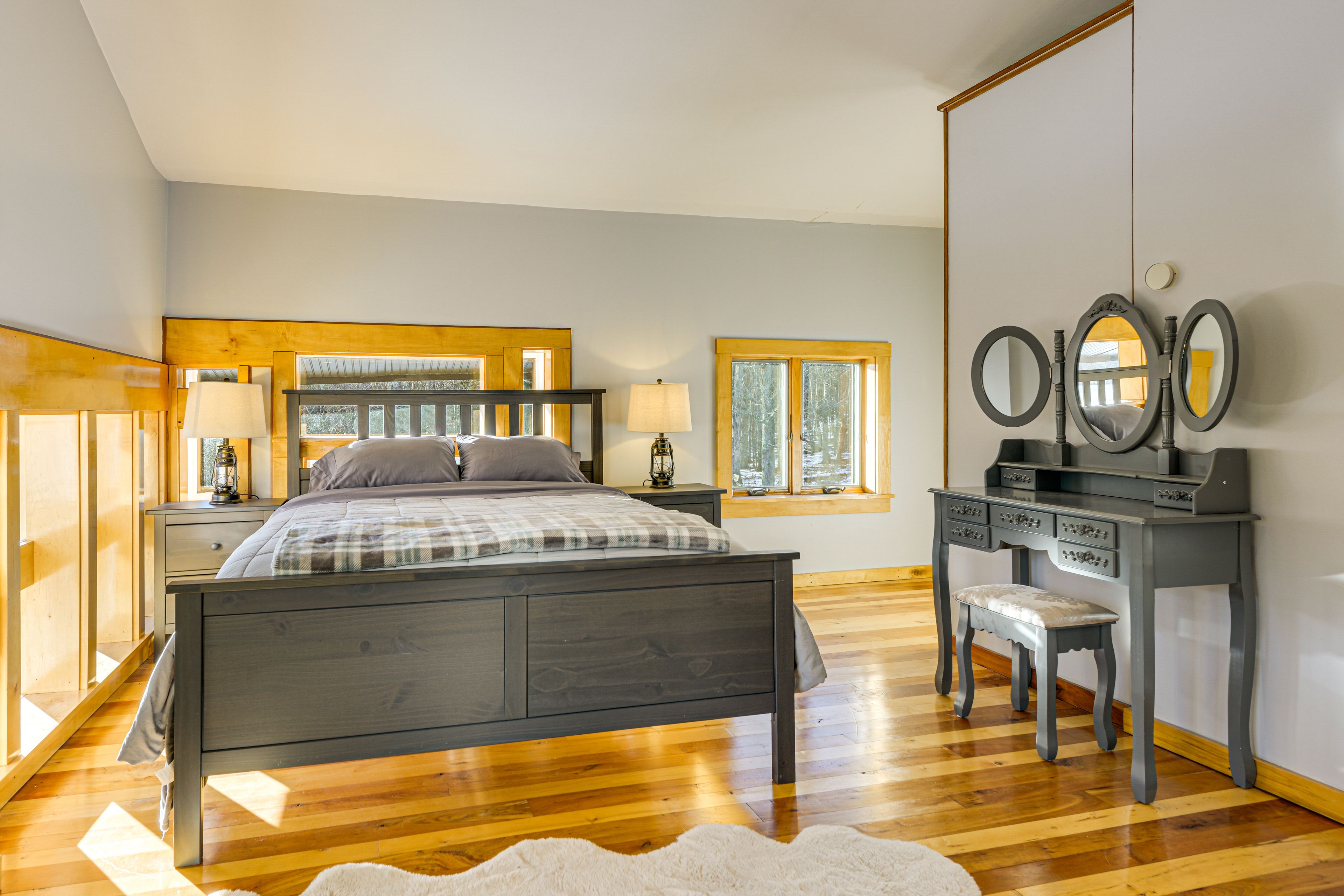 Bedroom 1 | Queen Bed | 2nd Floor