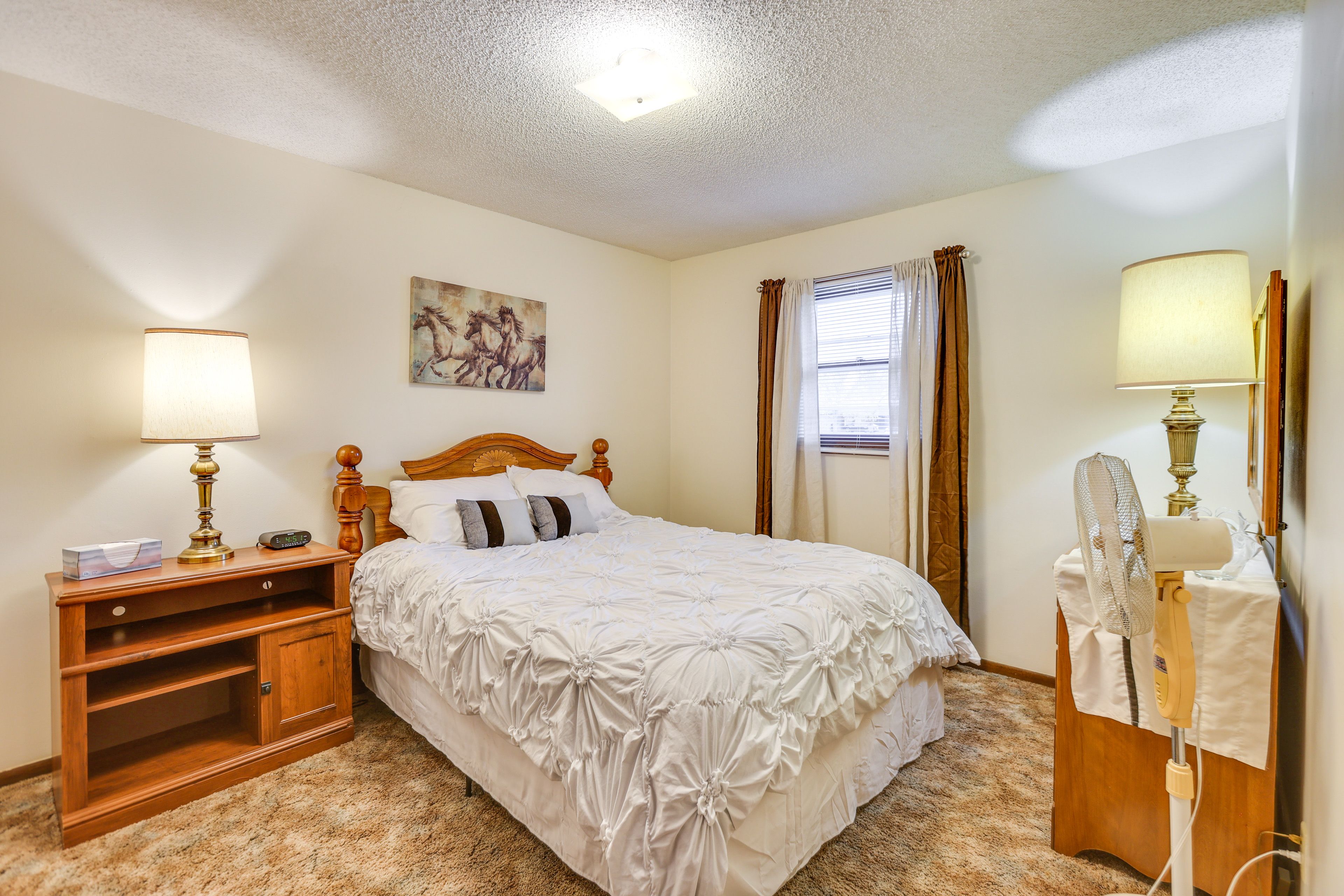 Bedroom 2 | Queen Bed