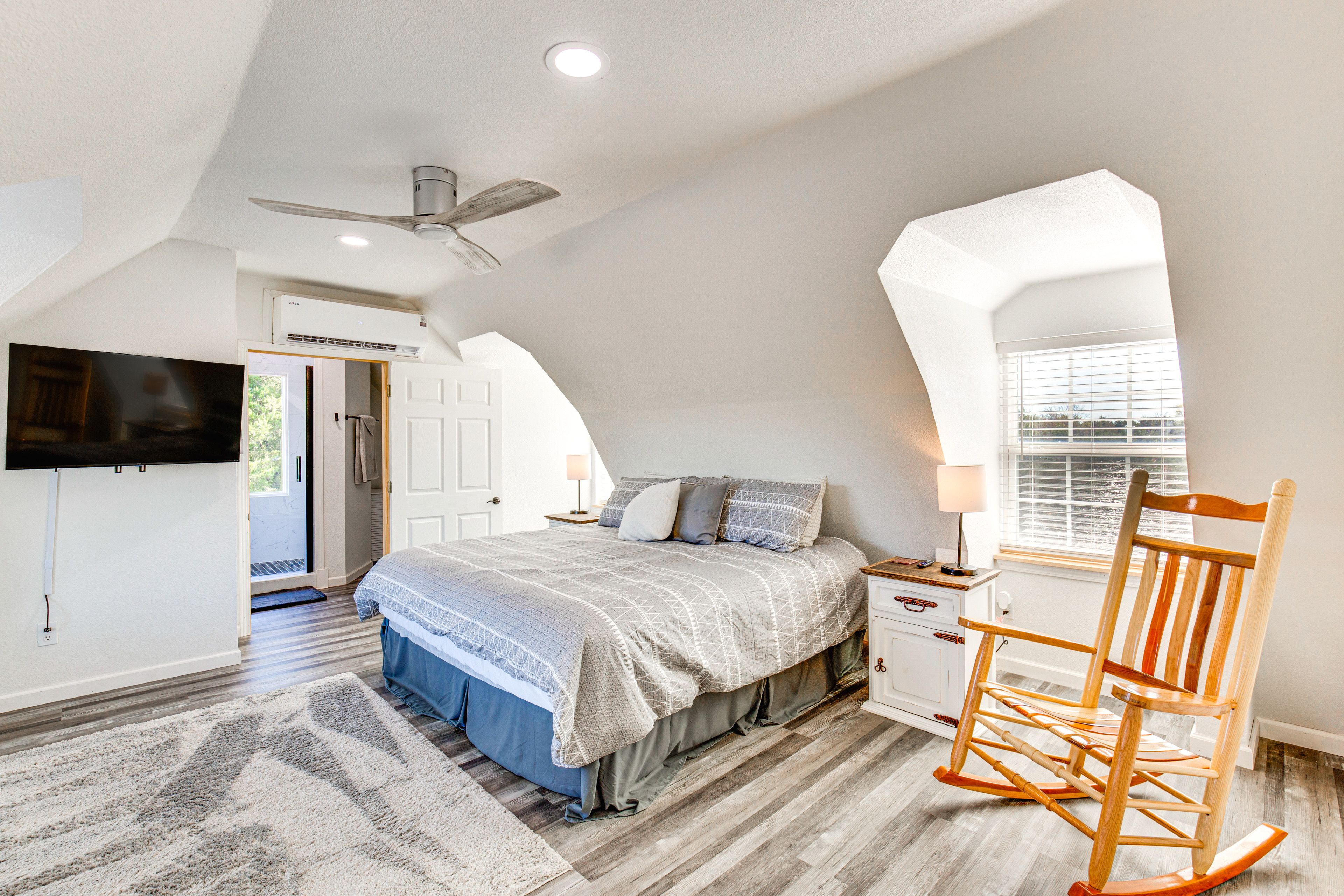 Bedroom | King Bed | Linens Provided | 2nd Floor
