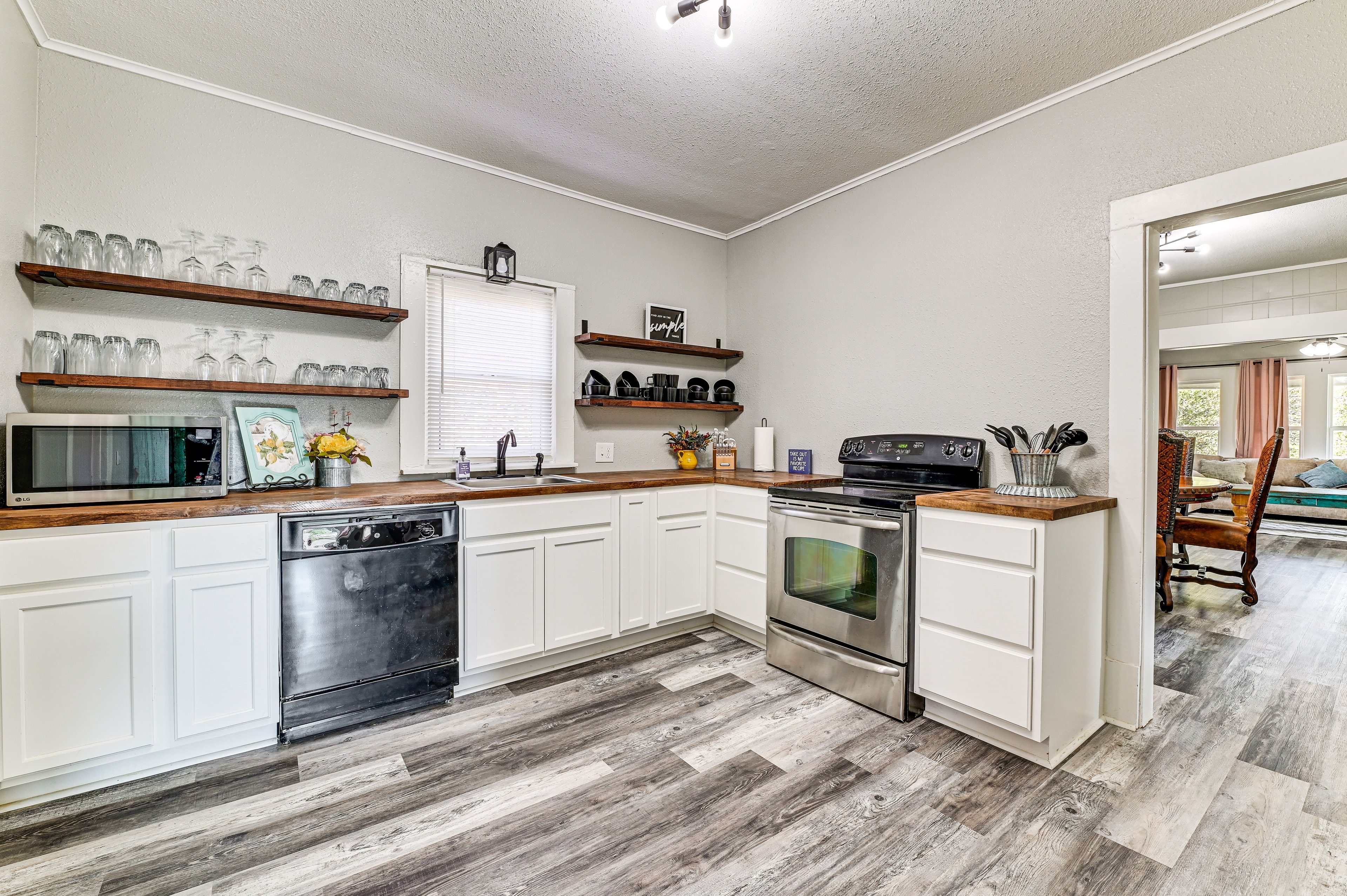 Kitchen | Dishwasher