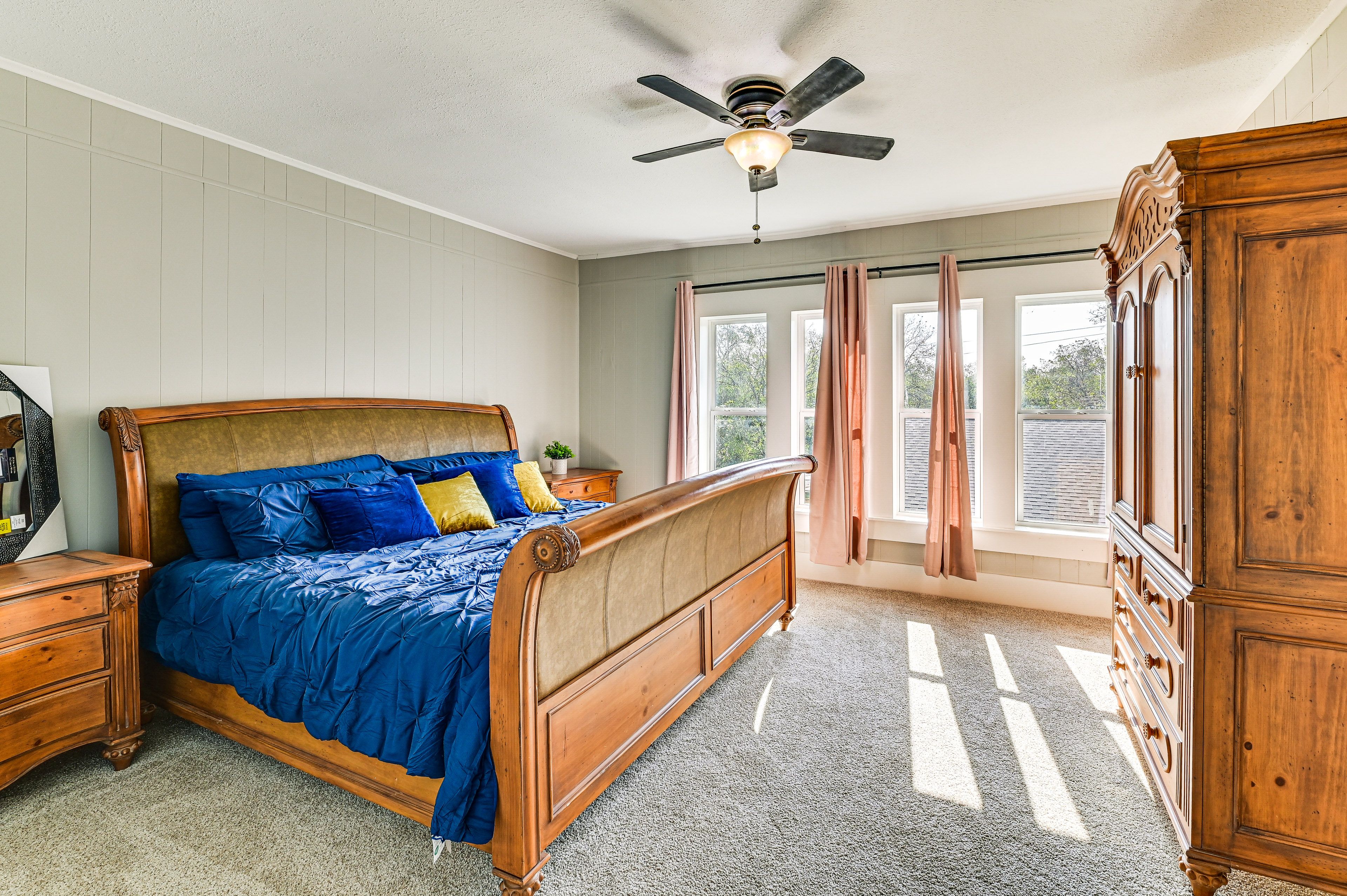 Bedroom 1 | King Bed | Linens Provided