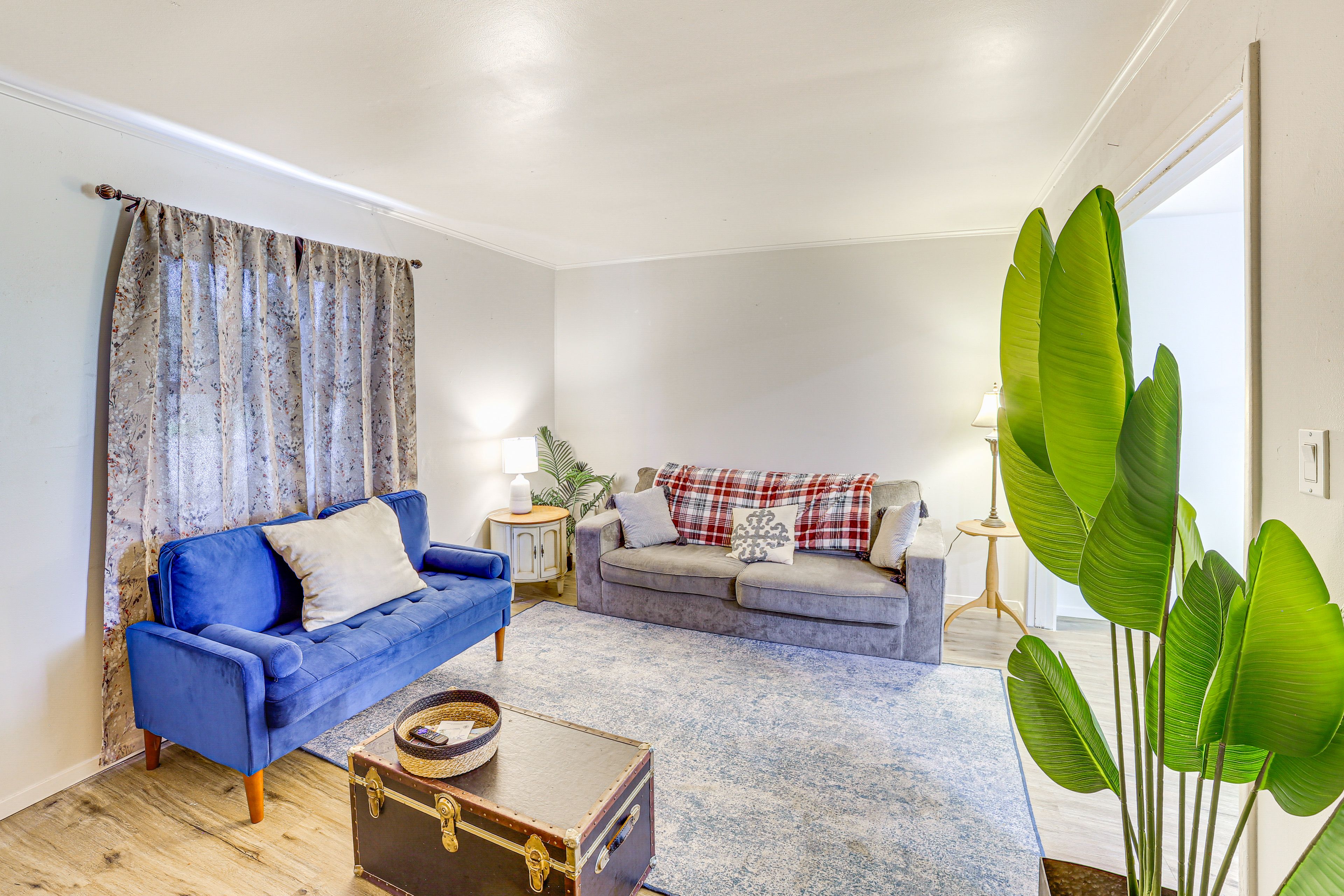 Living Room | 1st Floor | Full Sleeper Sofa | Smart TV | Free WiFi