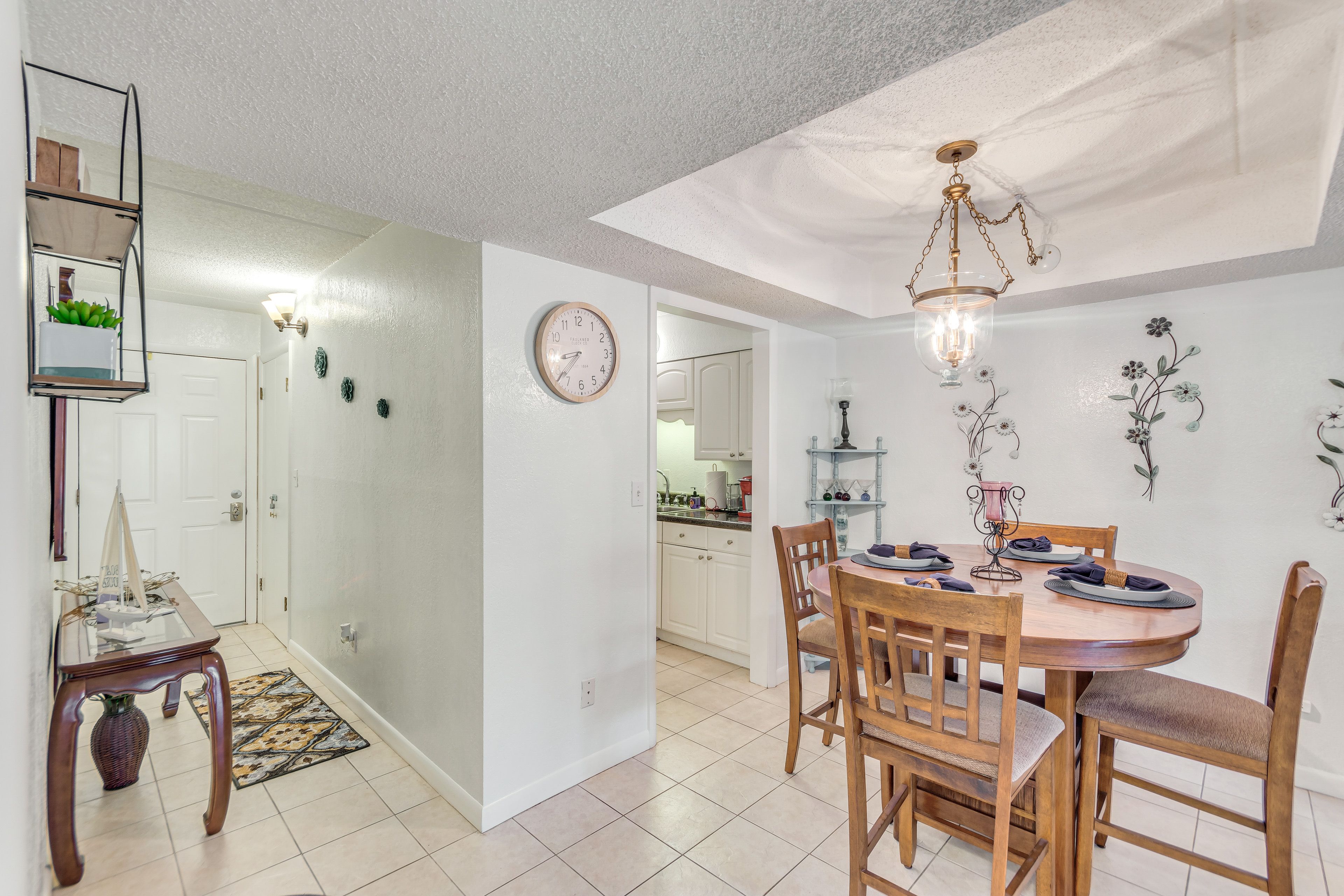 Dining Area | Entryway