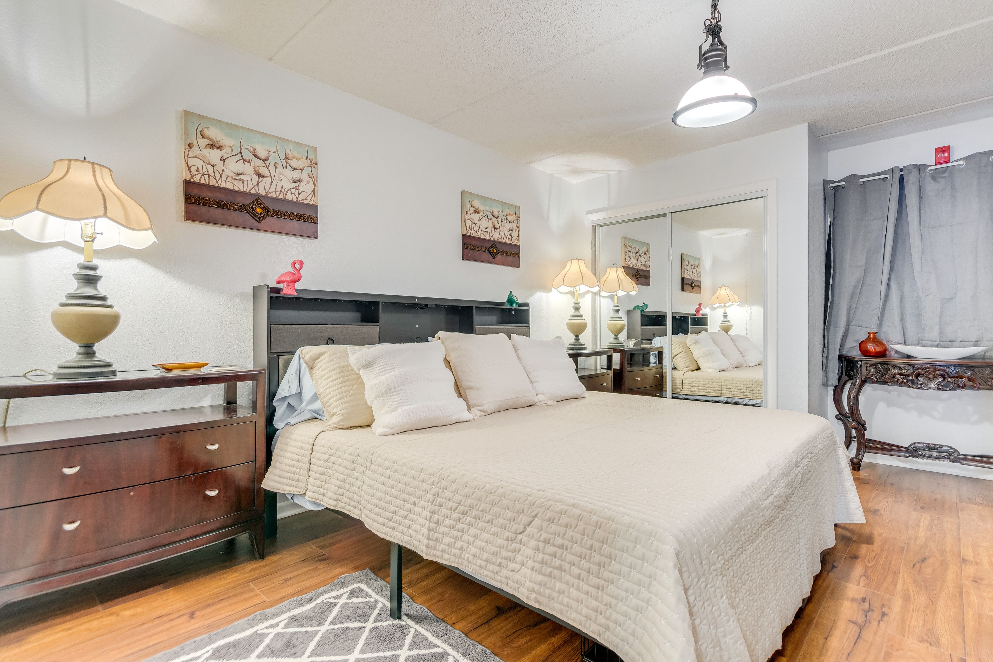 Bedroom 2 | King Bed