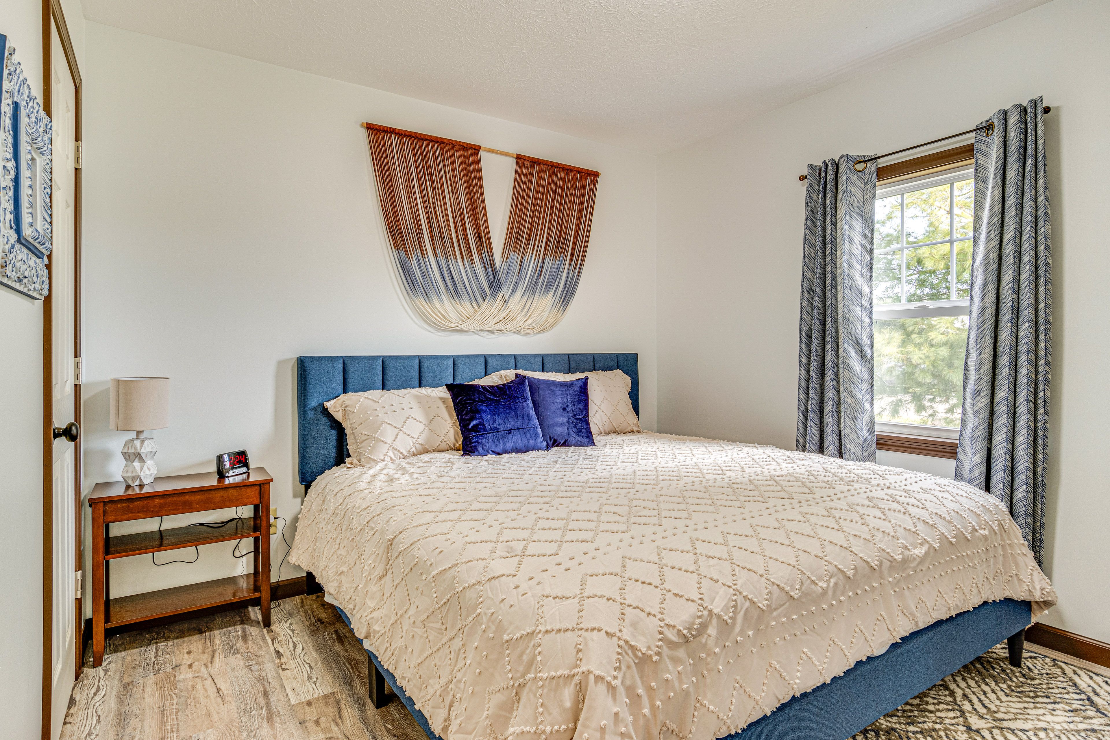 Bedroom 1 | King Bed