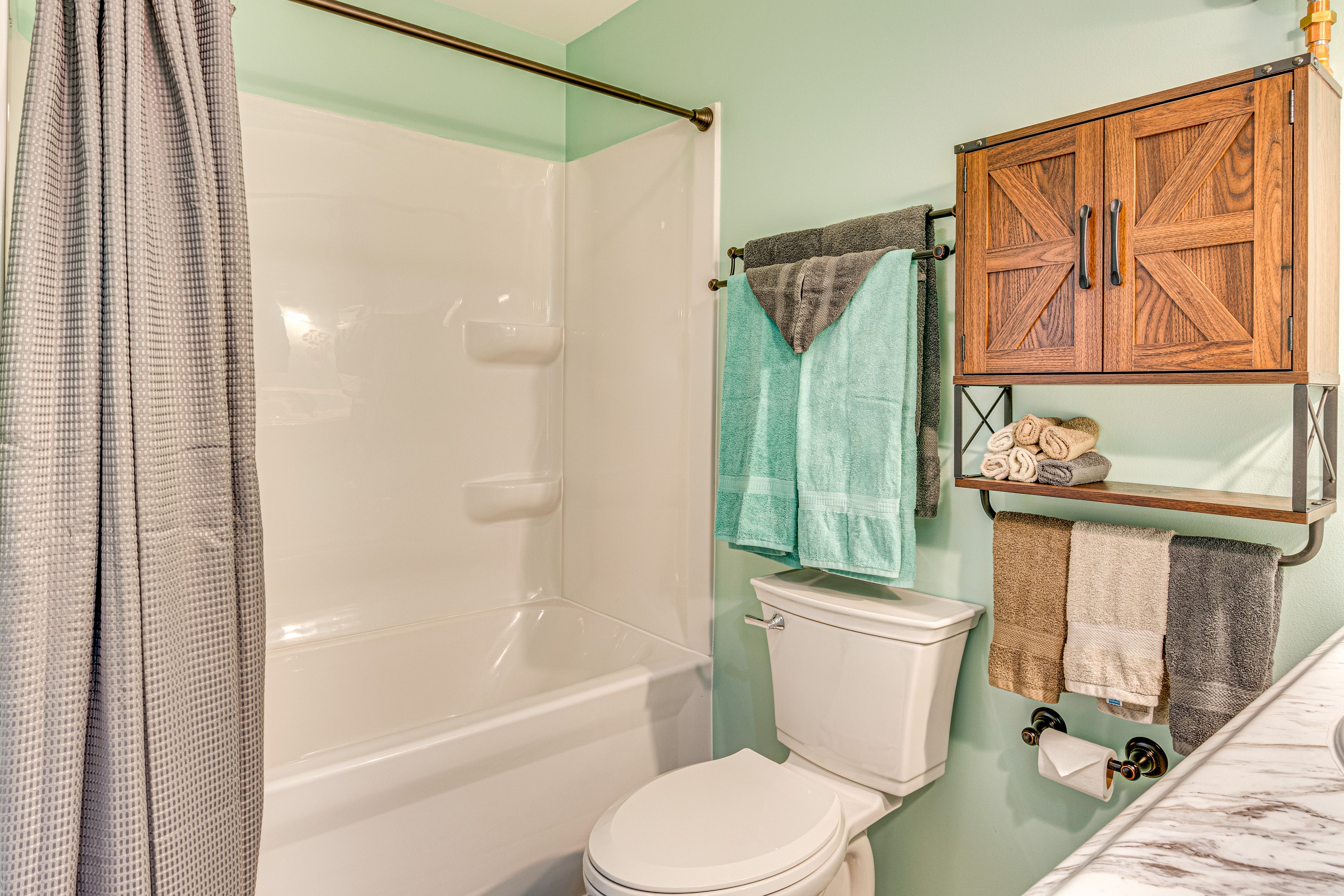 Full Bathroom | Washer/Dryer | Towels Provided