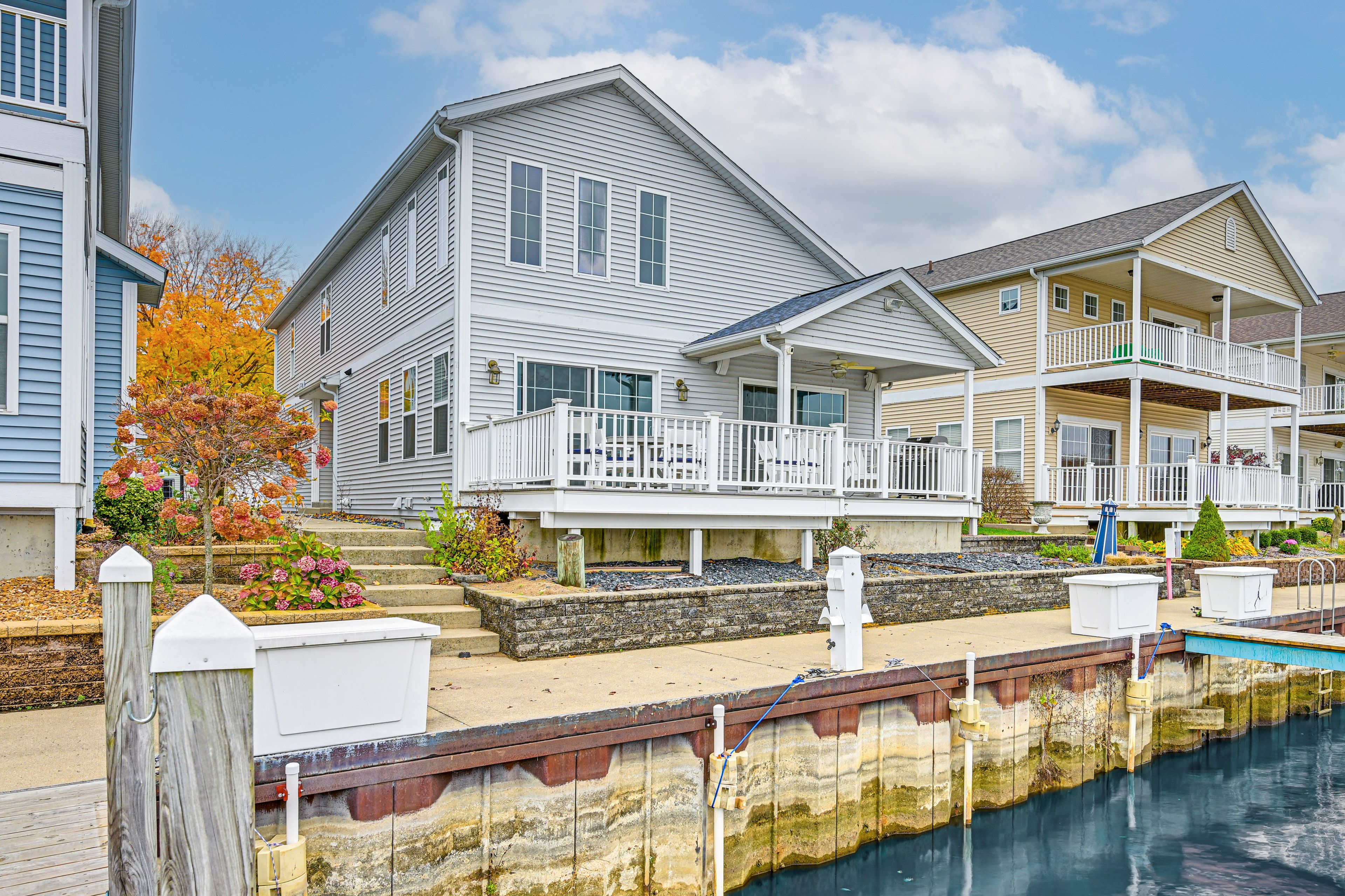 St Joseph Vacation Rental | 4BR | 3BA | 2 Steps to Enter | 2,200 Sq Ft