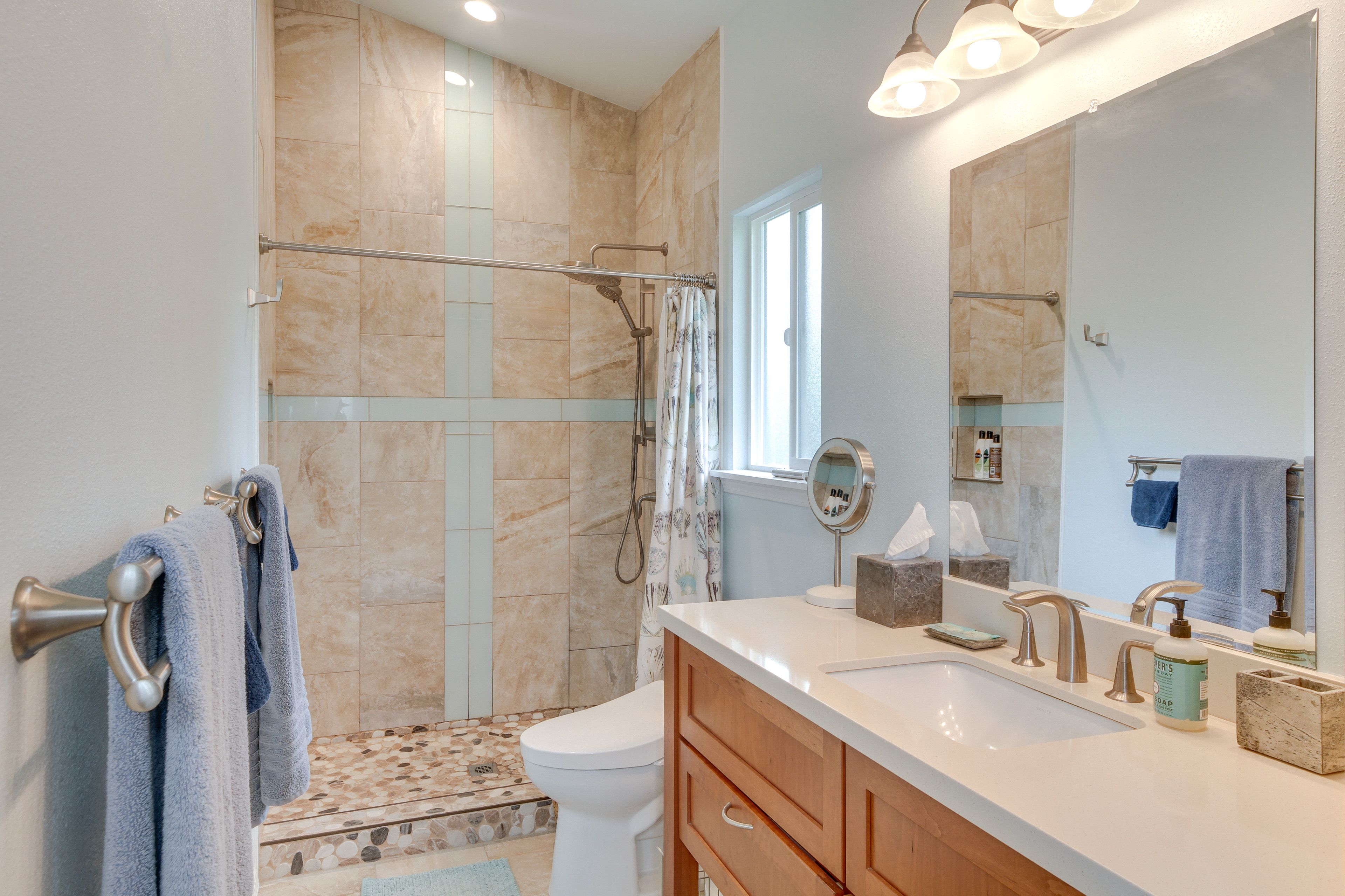 En-Suite Bathroom | Complimentary Toiletries | Hair Dryer