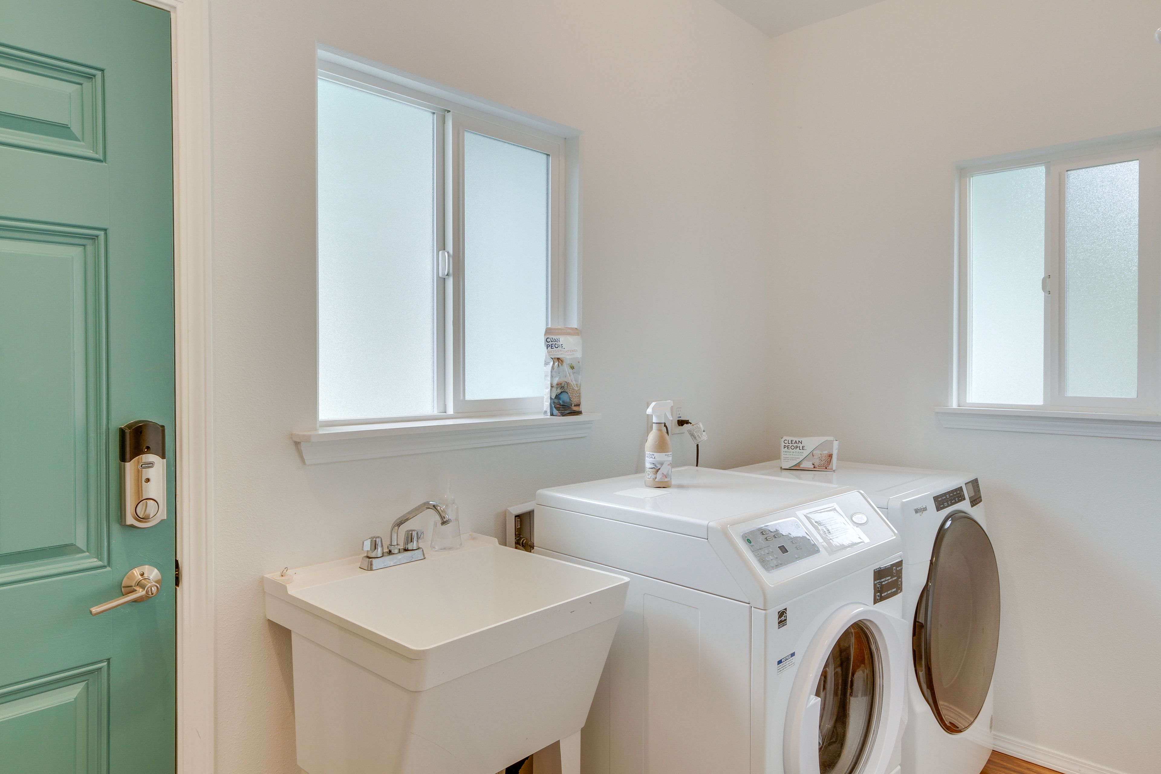 Laundry Room | Washer & Dryer
