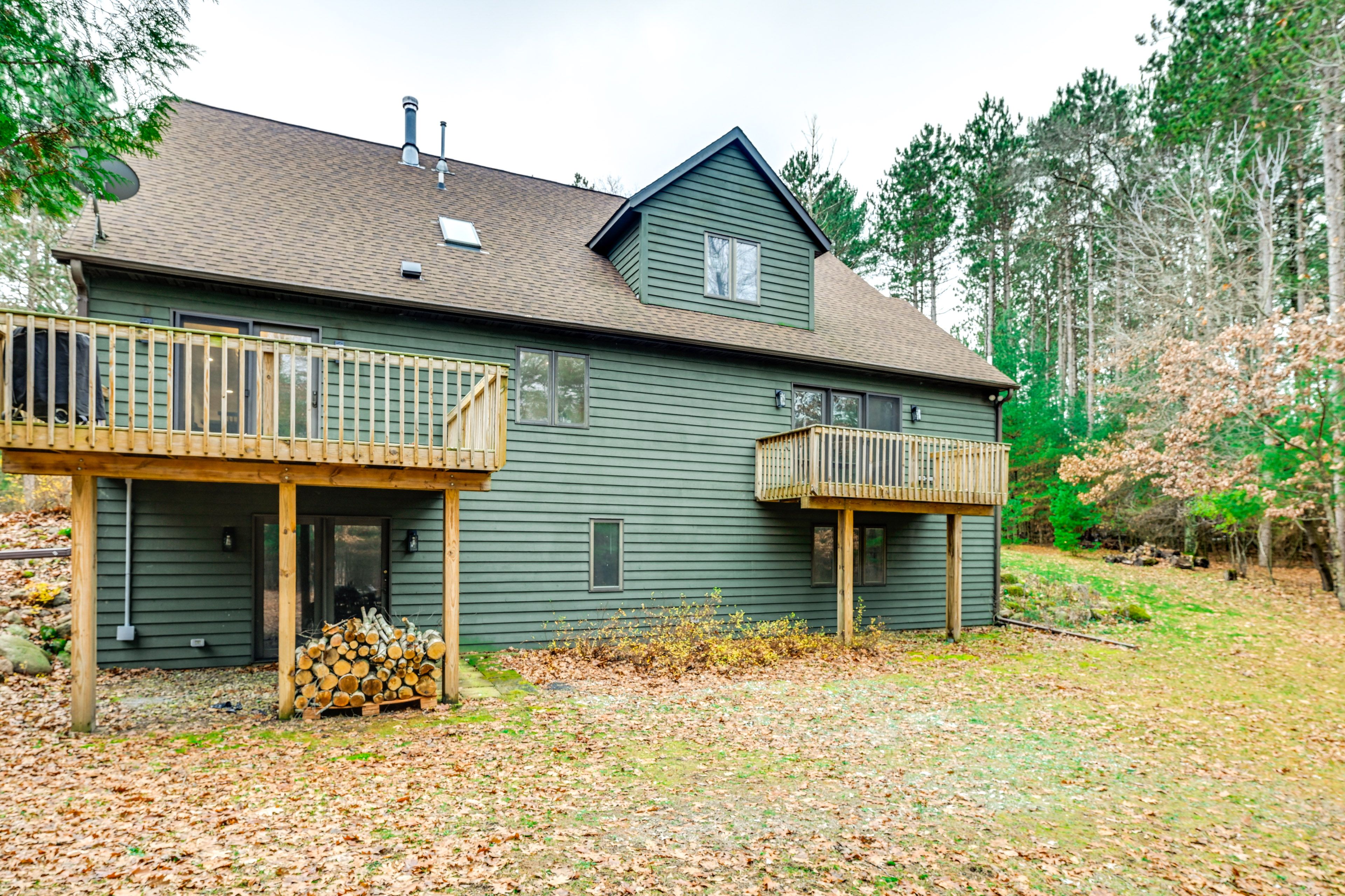 Private Yard | Fire Pit