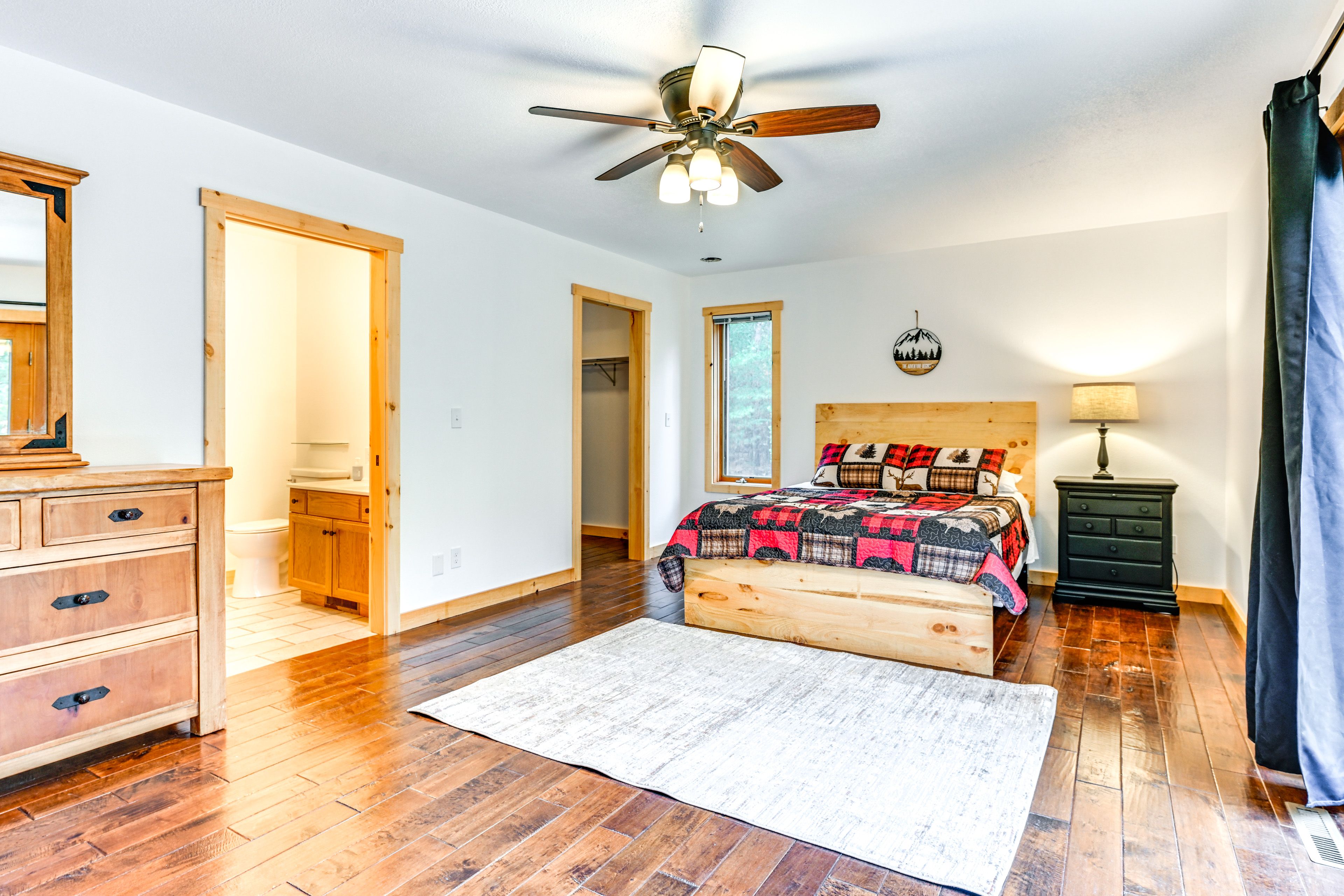 Bedroom 1 | Main Level | Queen Bed | Linens Provided | Balcony Access