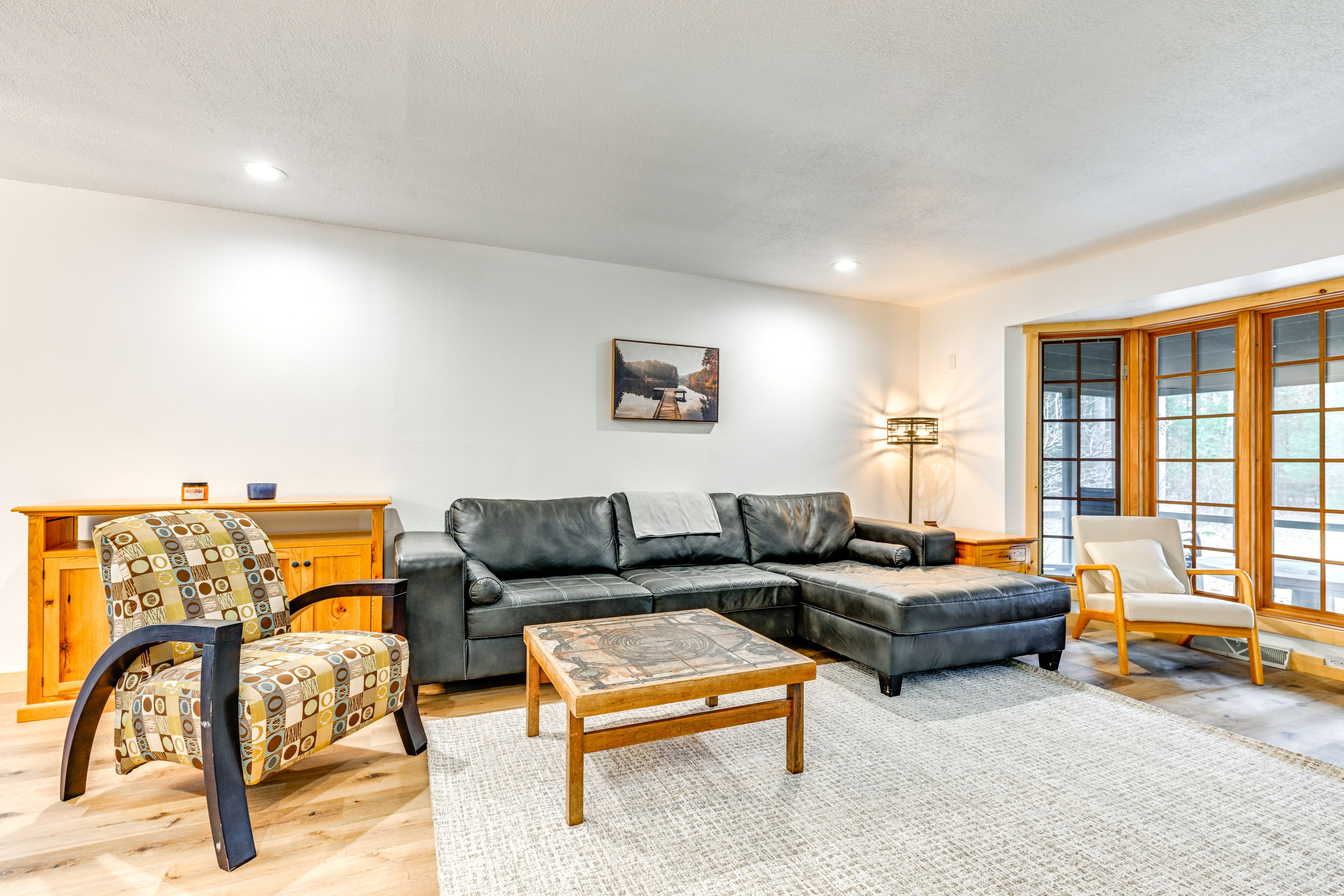 Living Room | Main Level | Smart TV | Central A/C & Heating