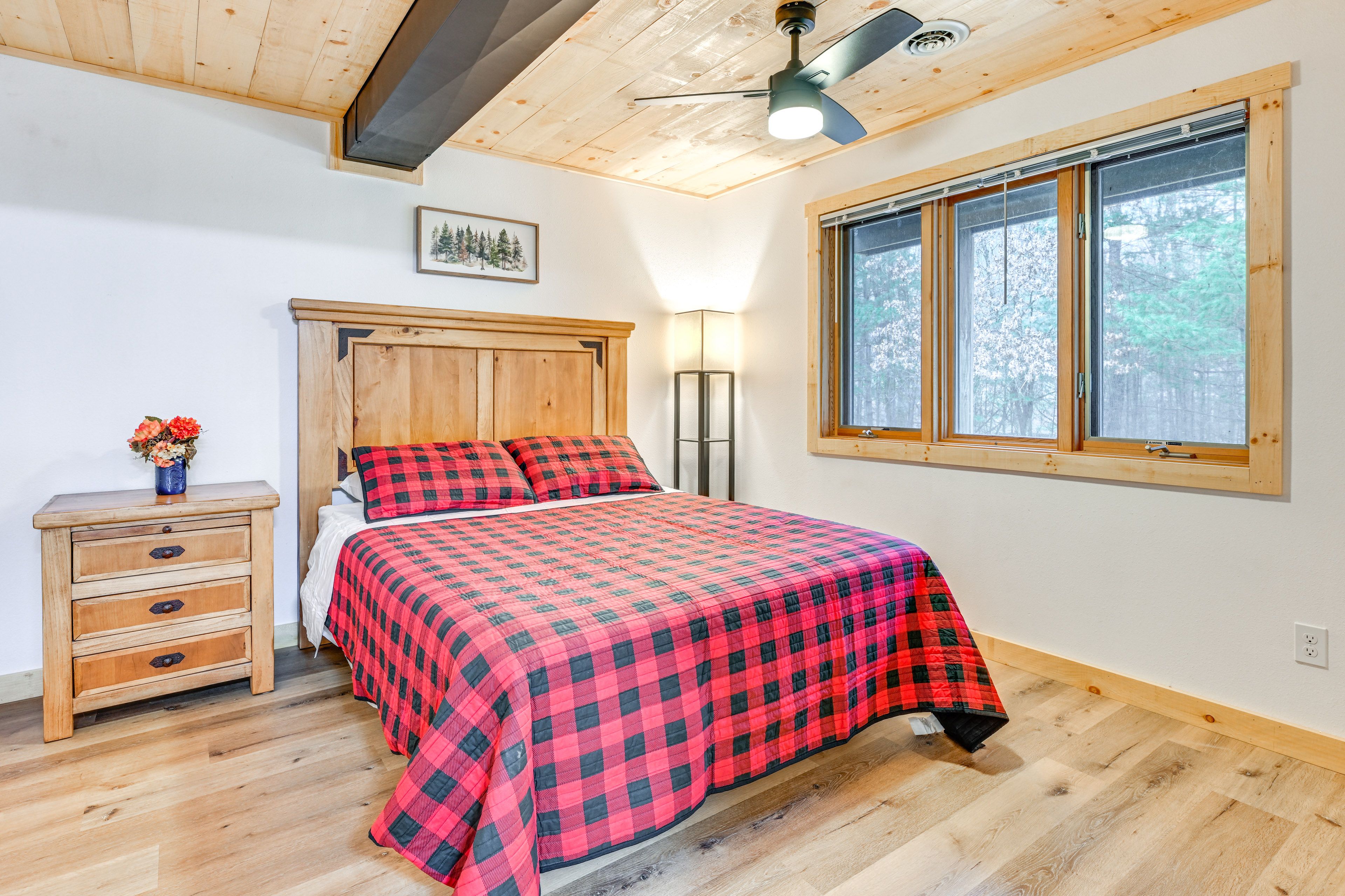 Bedroom 5 | Lower Level | Queen Bed