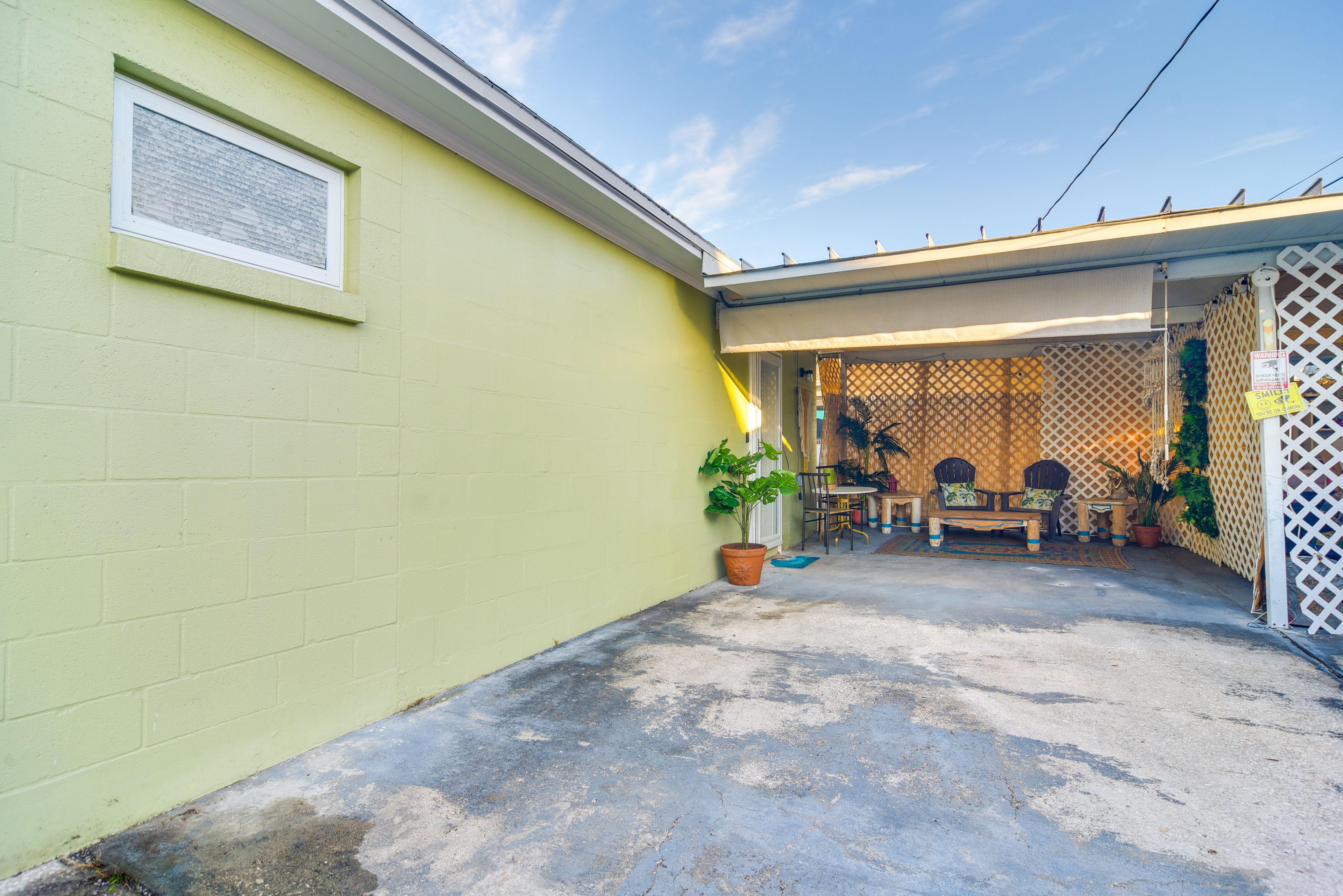Parking | Carport (1 Vehicle) | Driveway (1 Vehicle)