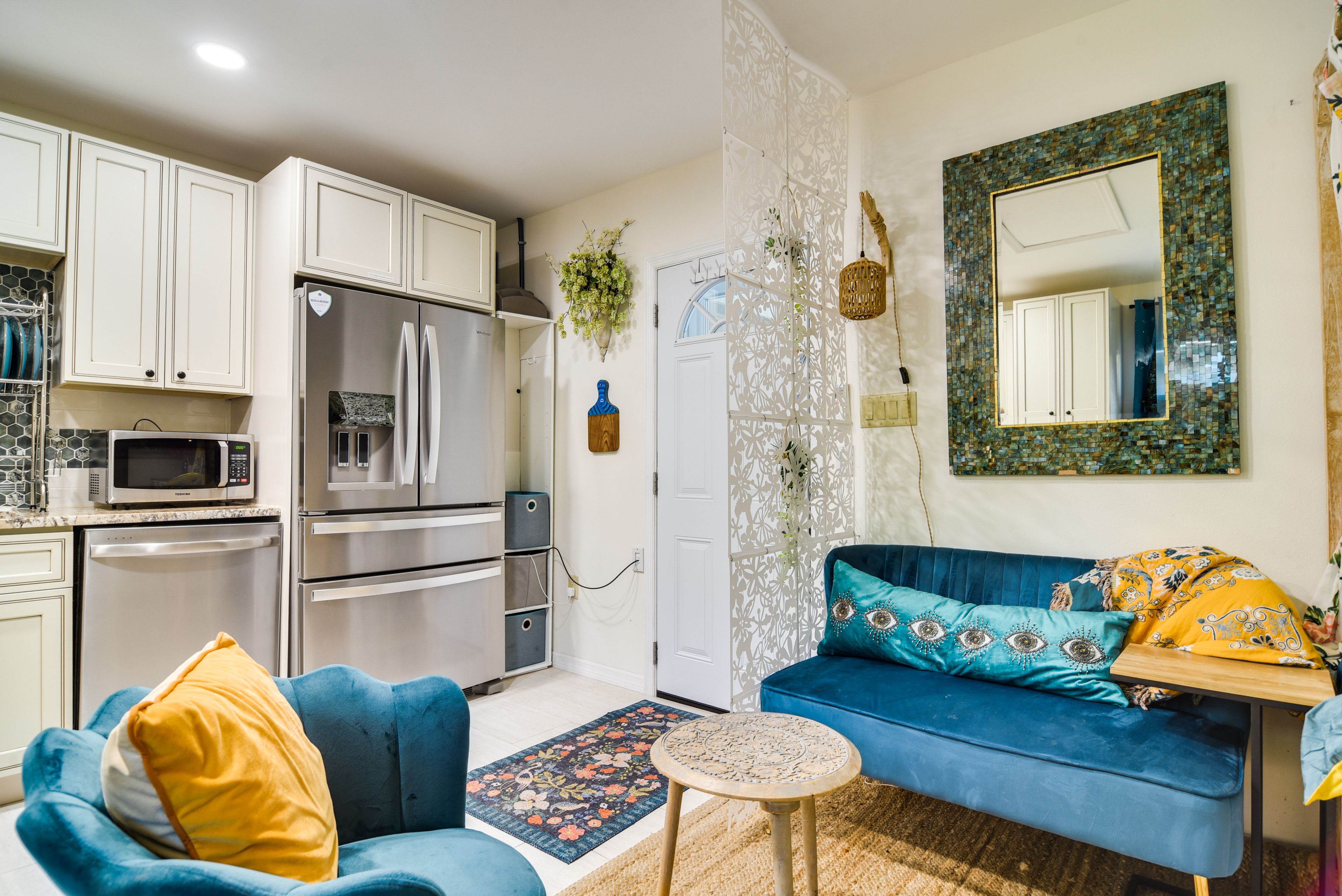 Living Area | Free WiFi