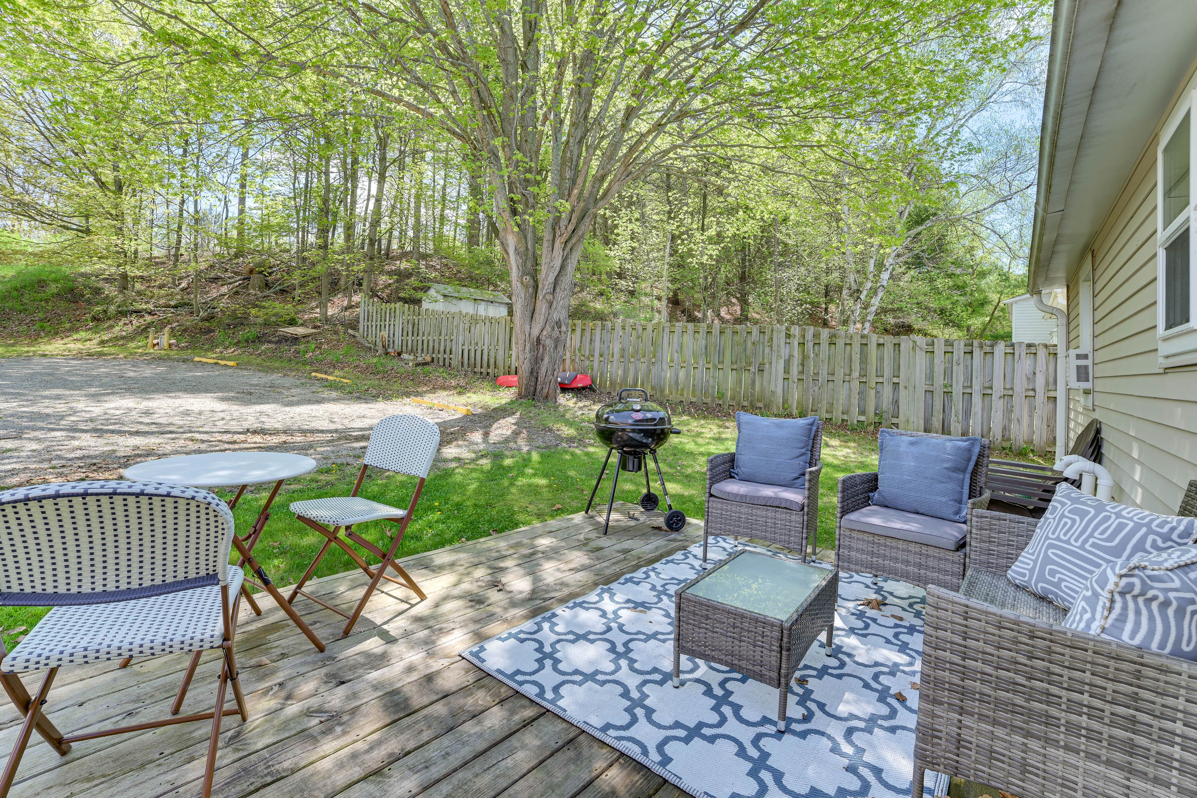 Deck | Outdoor Dining | Charcoal Grill