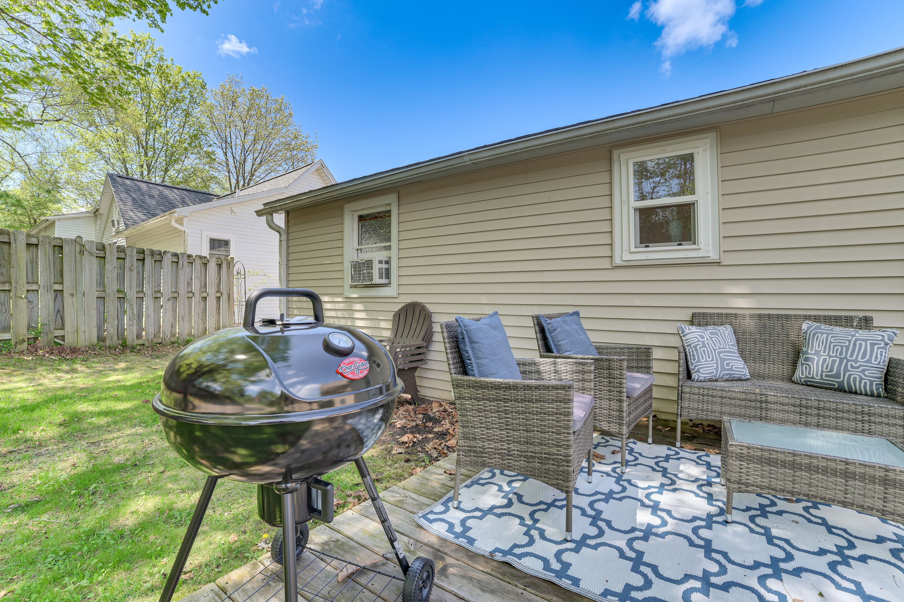 Deck | Outdoor Seating