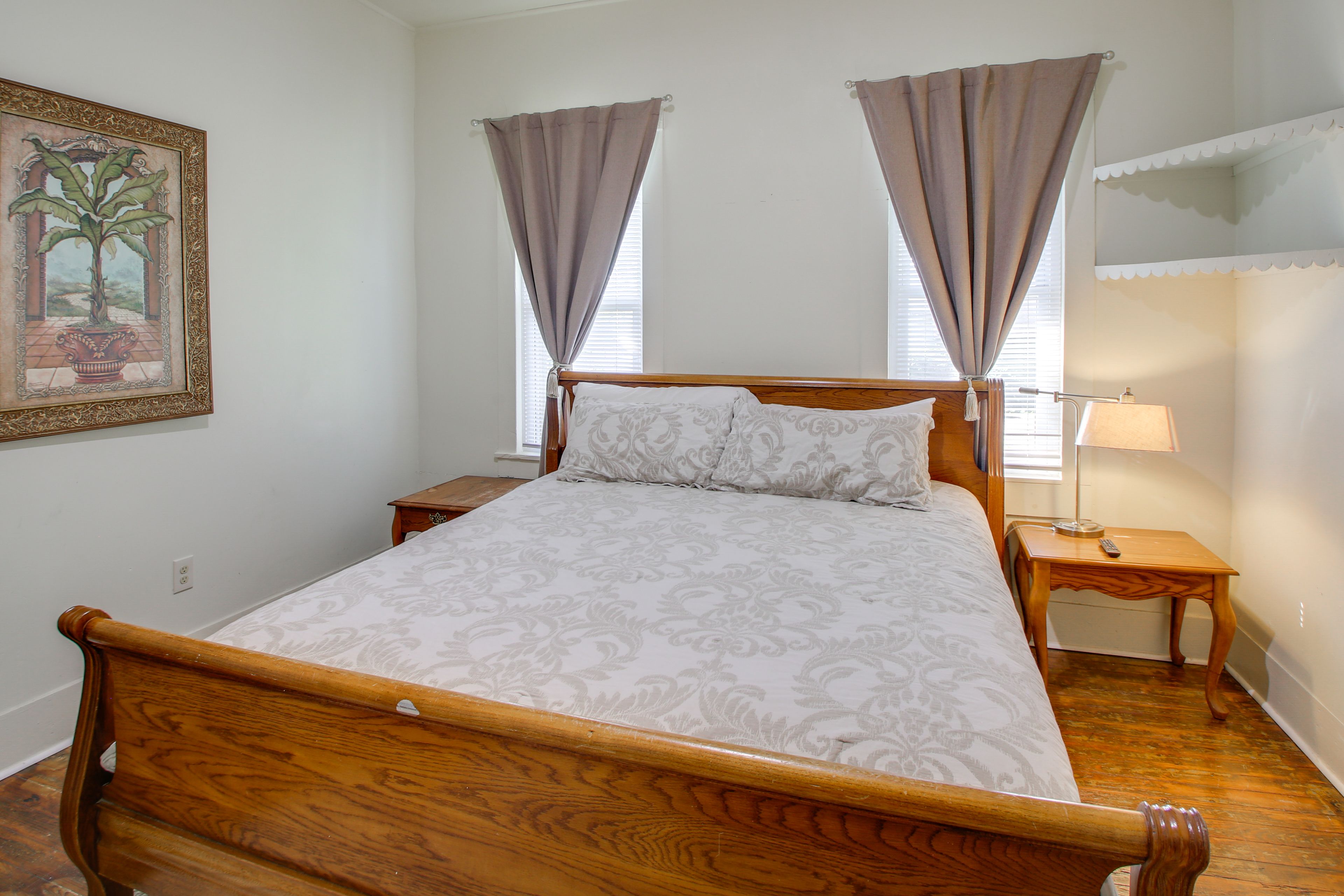 Bedroom 1 | King Bed | Smart TV | Linens Provided