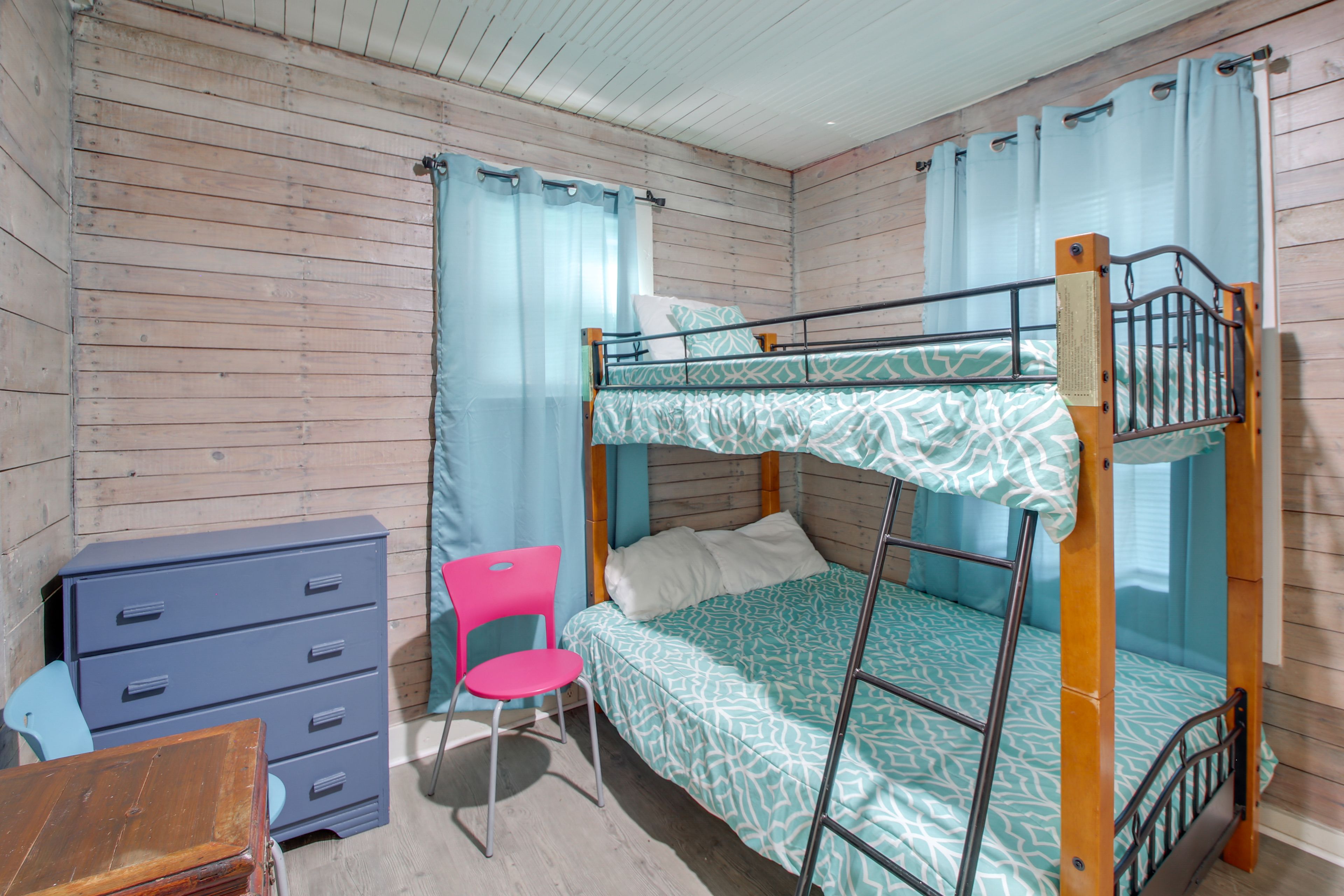 Bedroom 3 | Twin/Full Bunk Bed | Smart TV
