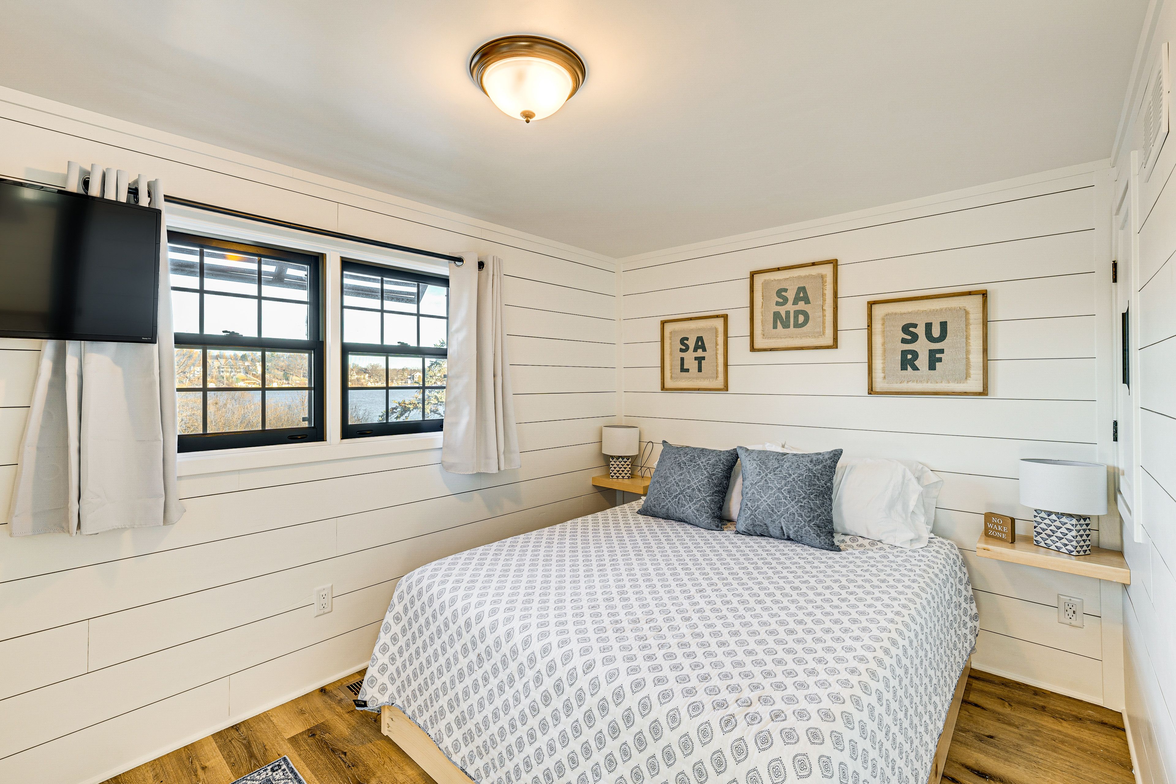 Bedroom 2 | 2nd Floor | Queen Bed