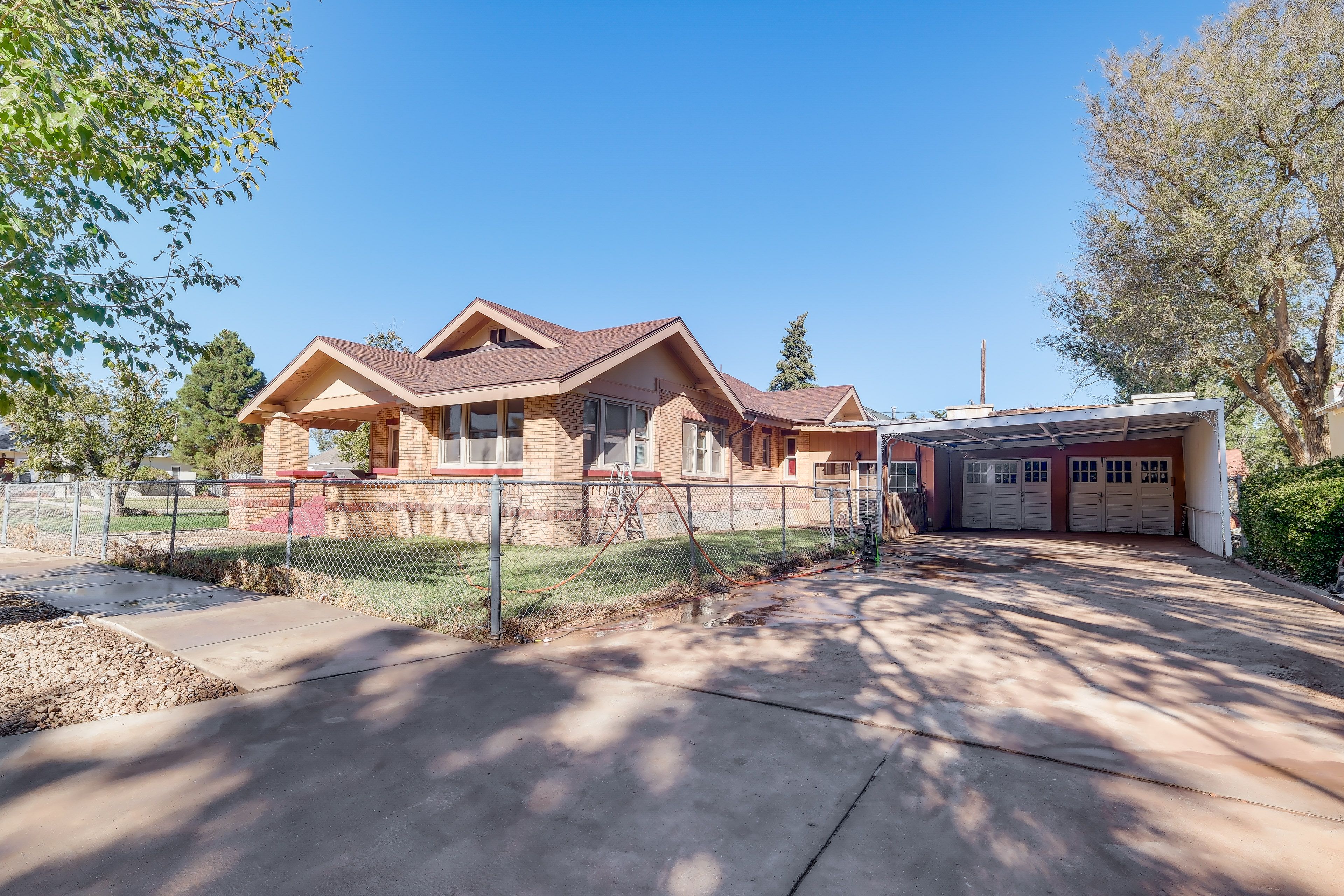 Parking | Carport (2 Vehicles) | Driveway (4 Vehicles) | Free Street Parking
