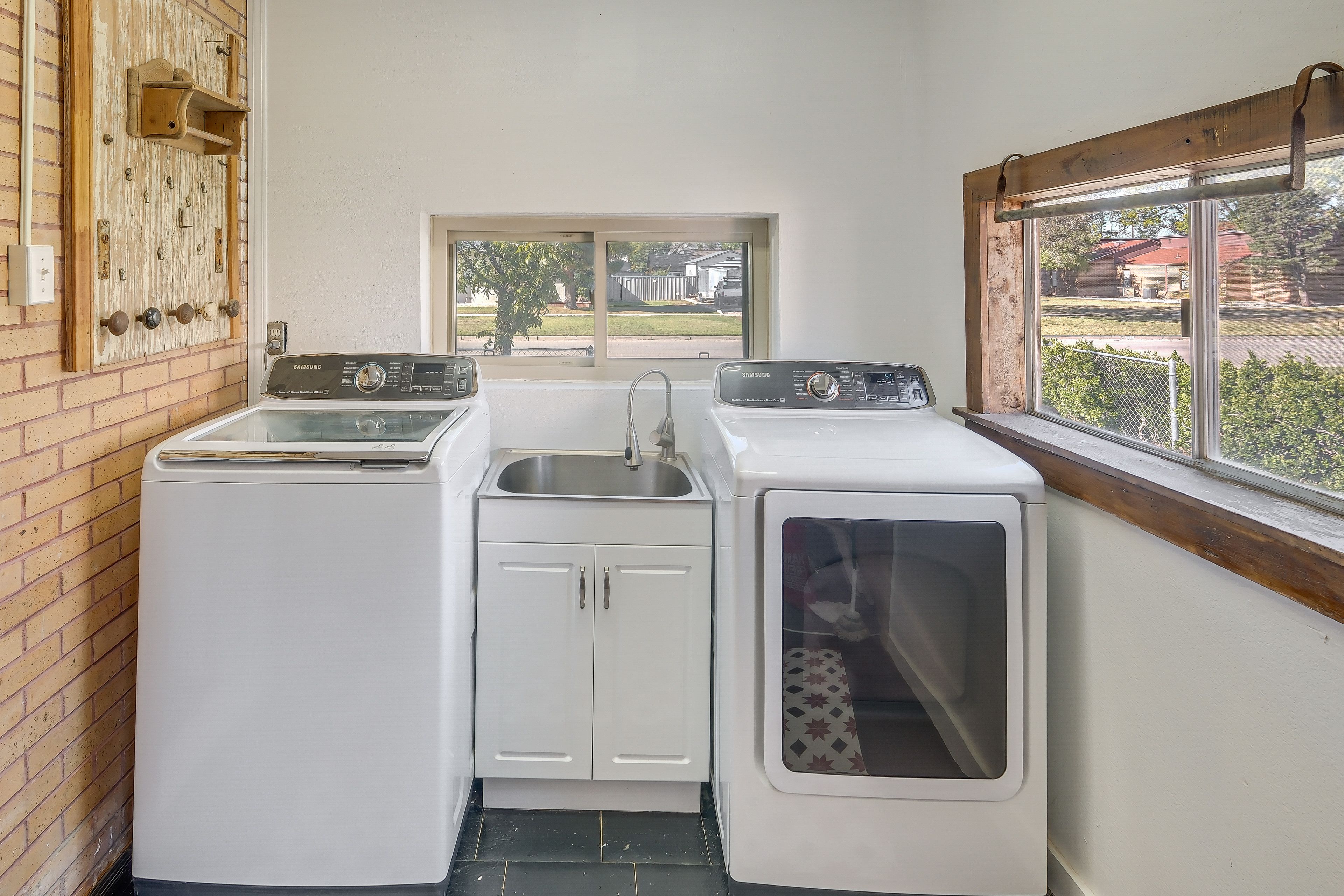 Laundry Room | Washer & Dryer