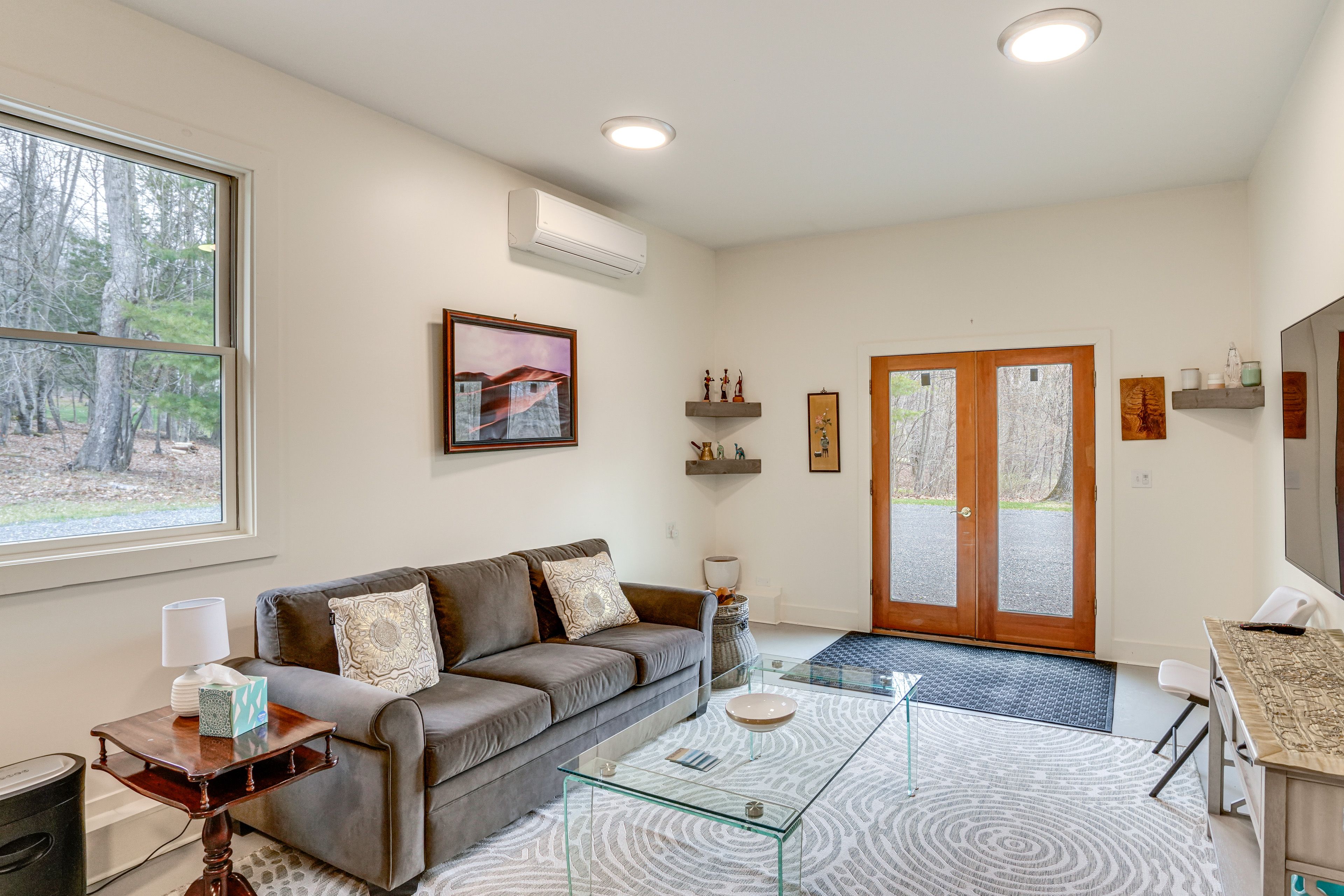Richmond Vacation Rental | 2BR | 1BA | 800 Sq Ft | 4 Steps to Access