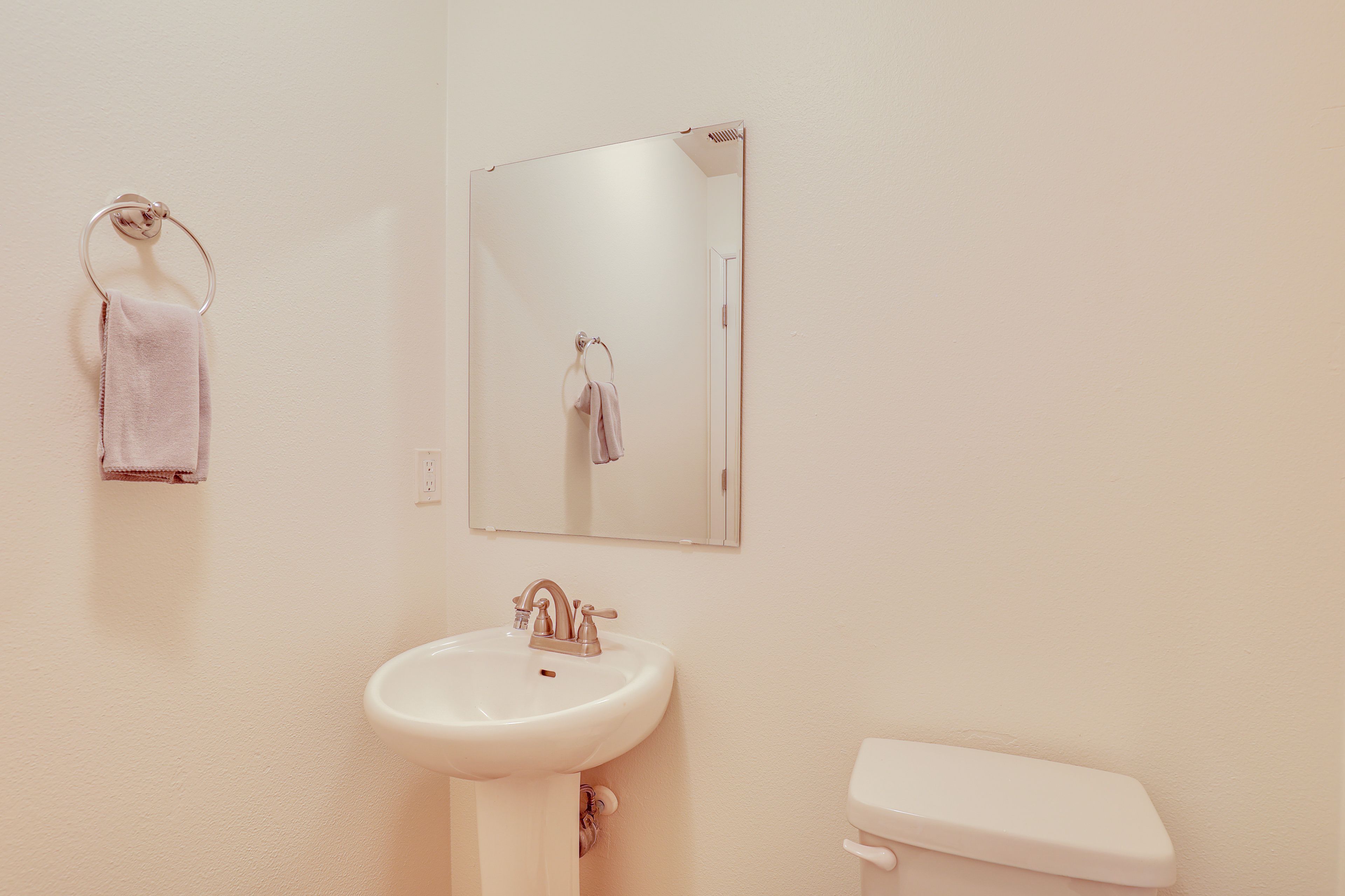 Half Bathroom | 1st Floor
