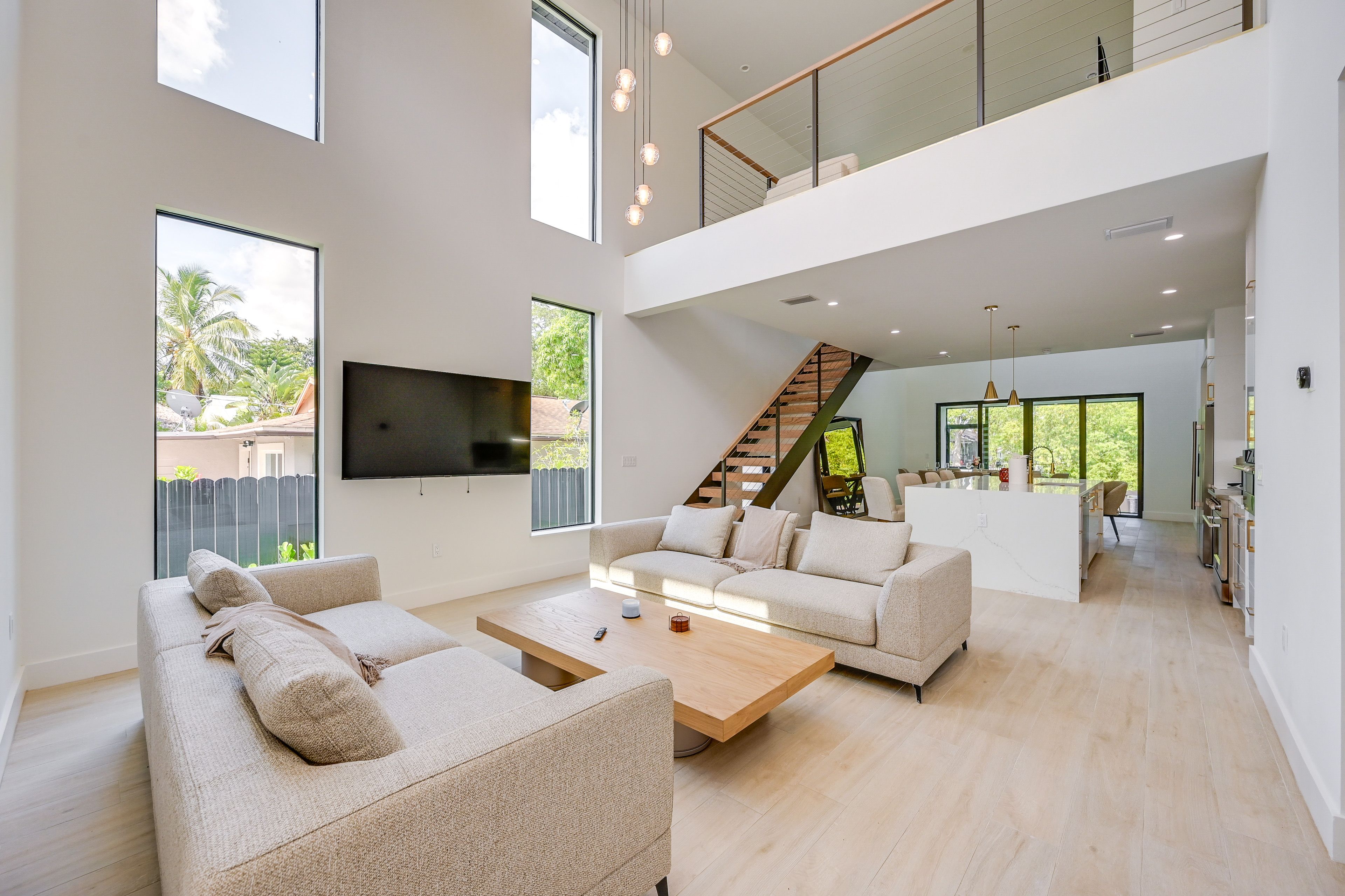 Living Room | Free WiFi | Smart TV | Central A/C | 1st Floor