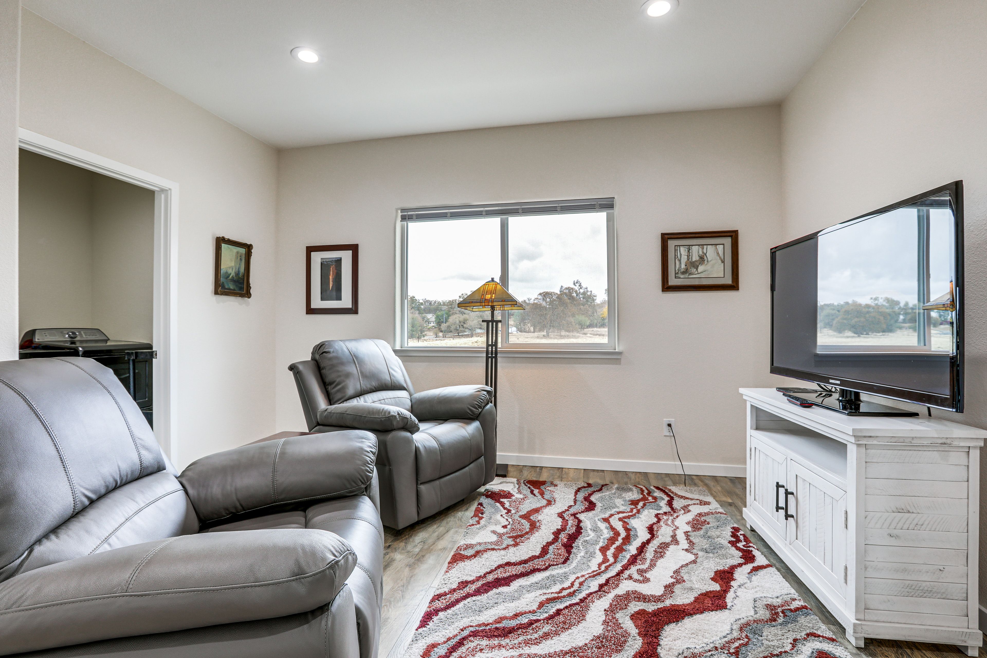 Den | Flat-Screen TV