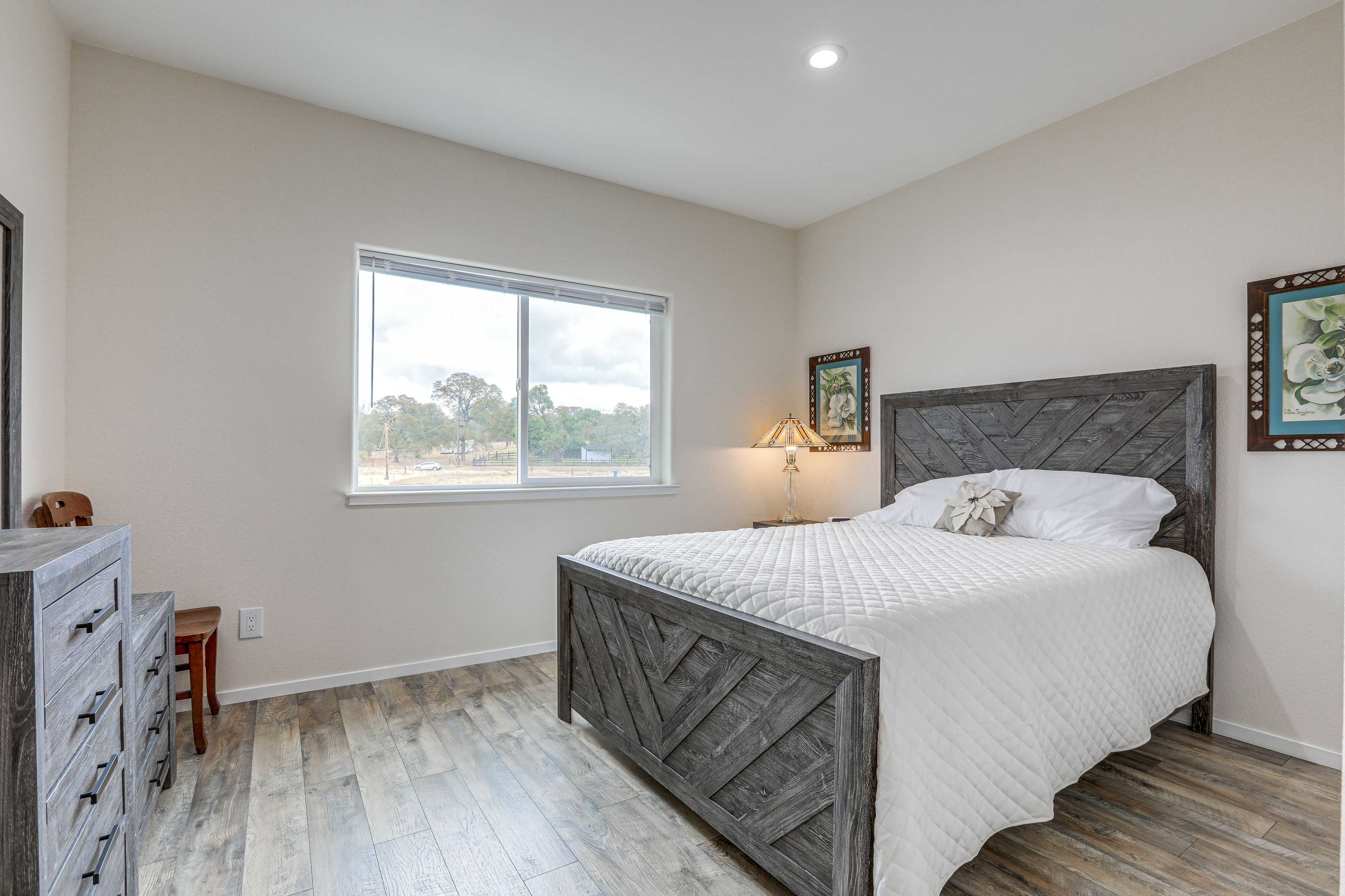 Bedroom 2 | Queen Bed