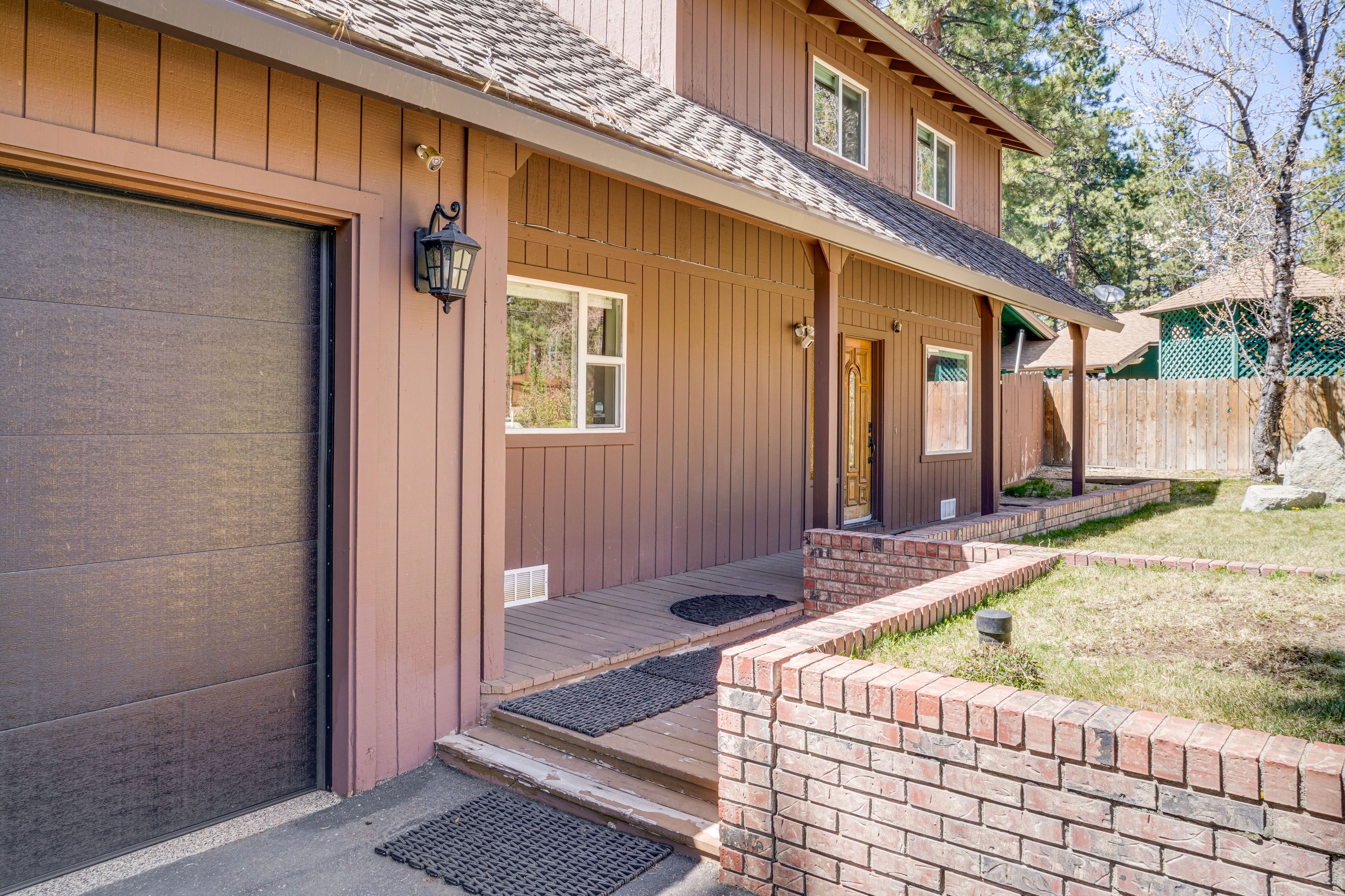 Parking | Garage (2 Vehicles)