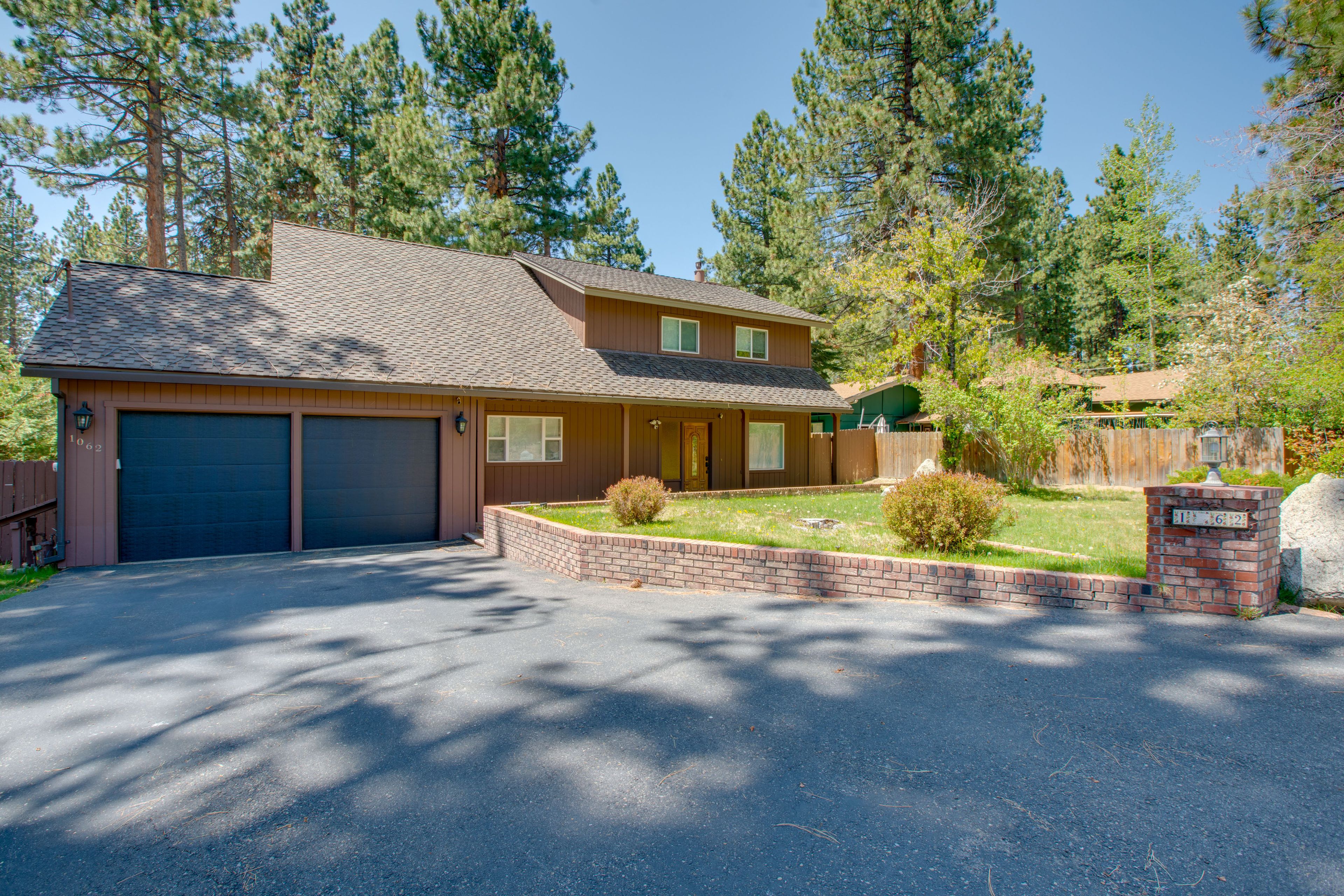 Parking | Driveway (4 Vehicles) | Surface Parking (1 Vehicle, Summer Only)